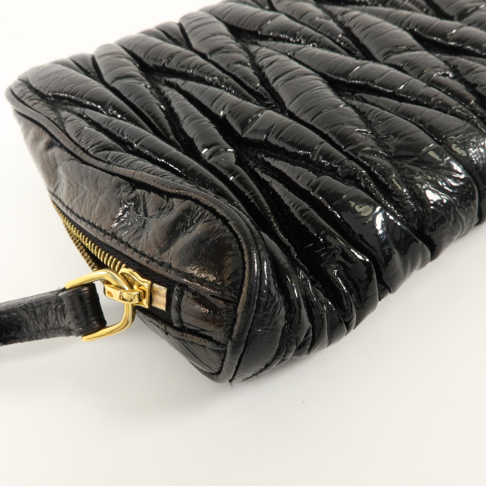 Miu Miu 漆皮皮革Clutch Bag金扣手拿包