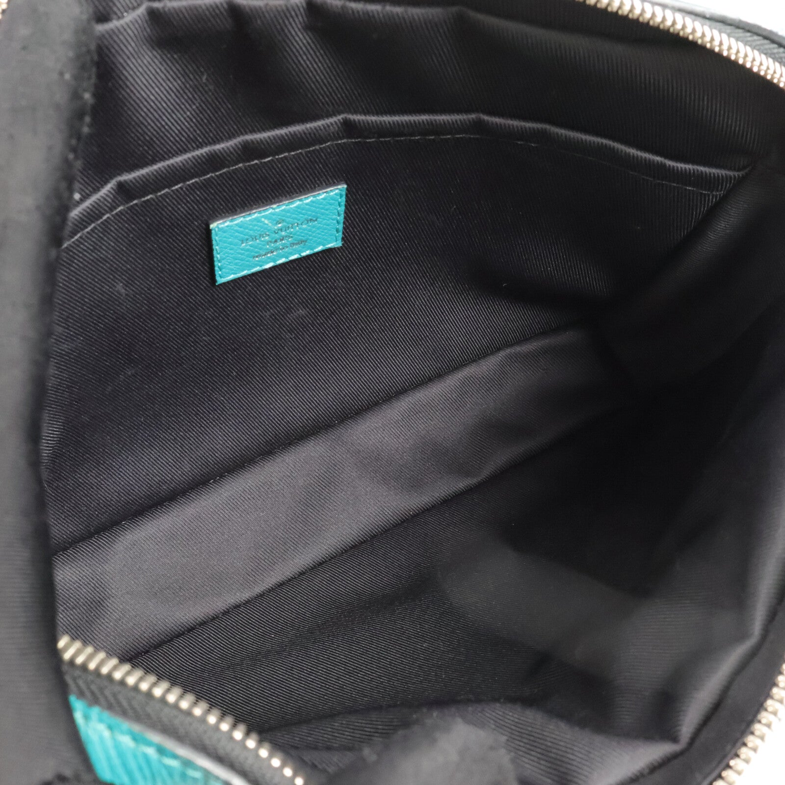 LOUIS VUITTON Taiga/Monogram Eclipse Outdoor Messenger PM 肩背袋