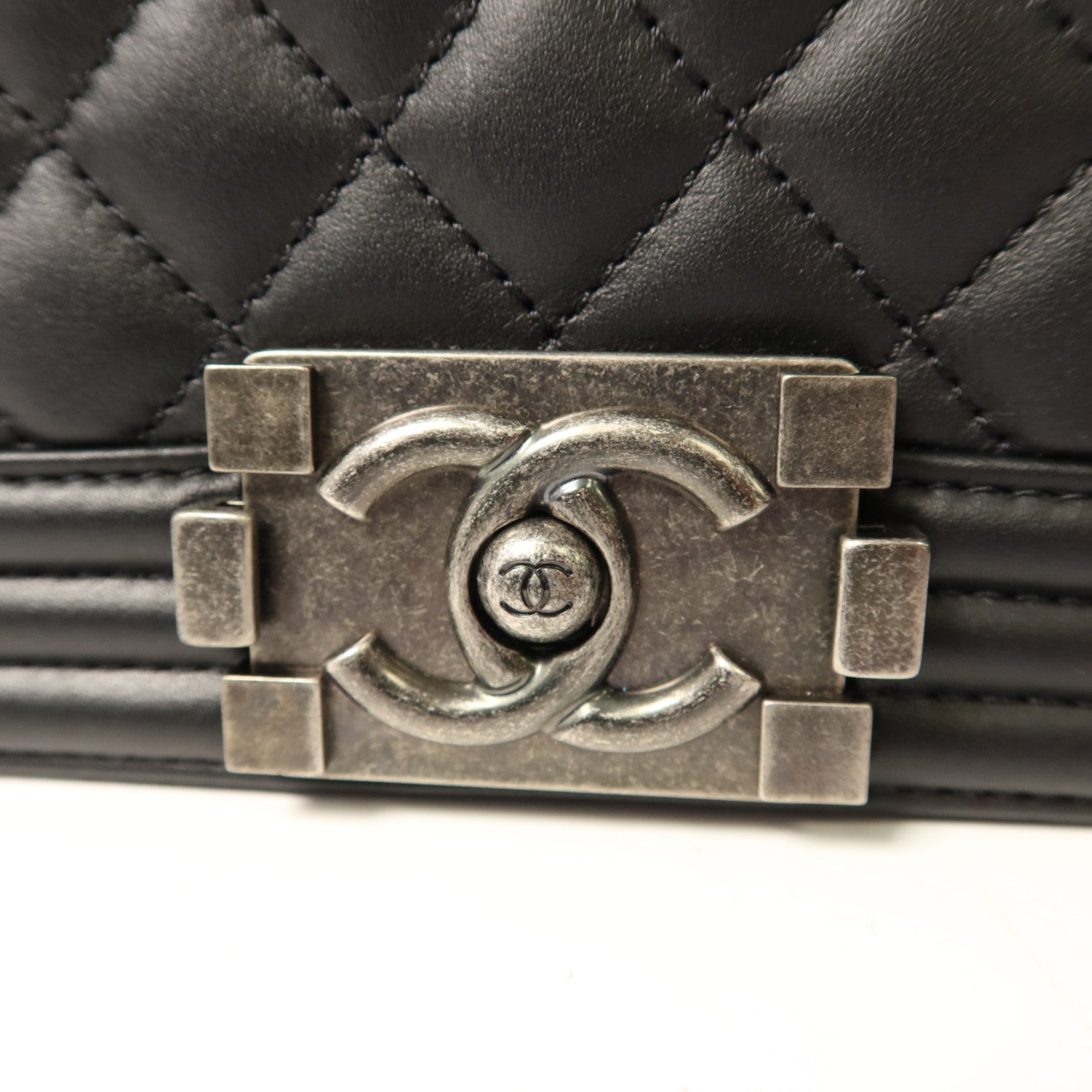 CHANEL 牛皮皮革Boy 25鏈帶肩背袋