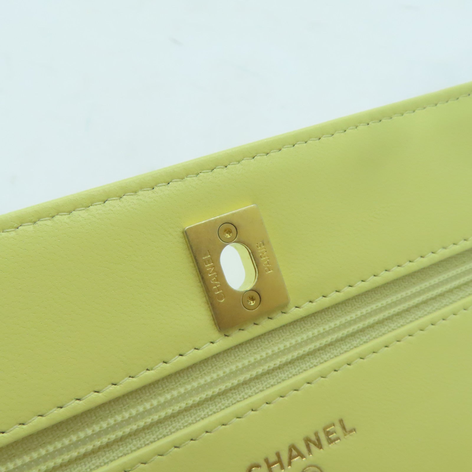 CHANEL **【激減優惠】菱格羊皮皮革Gold Ball Wallet On Chain金扣鏈帶肩背袋黃色