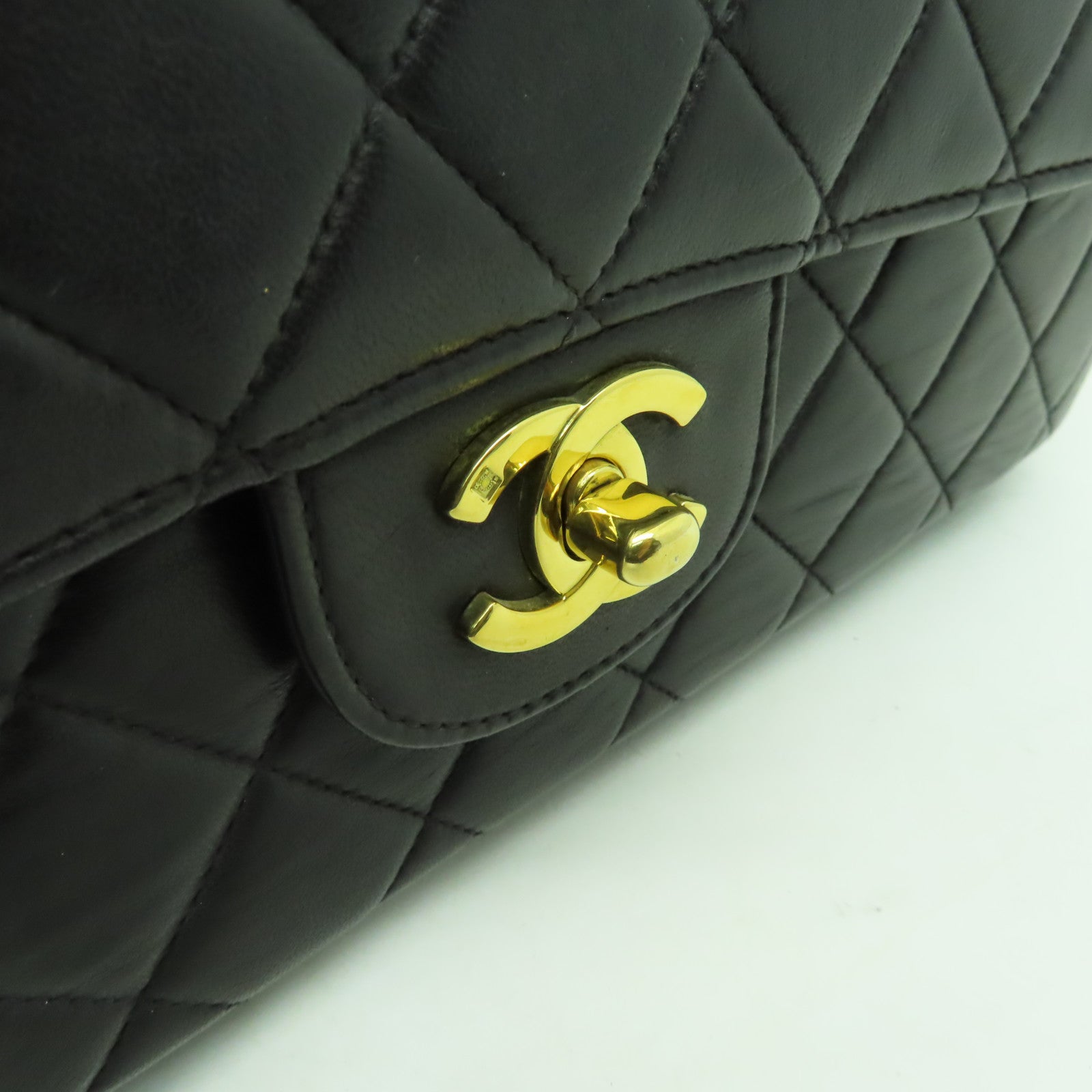 CHANEL **【清倉大減價】菱格羊皮皮革Handbag金扣手挽袋黒色