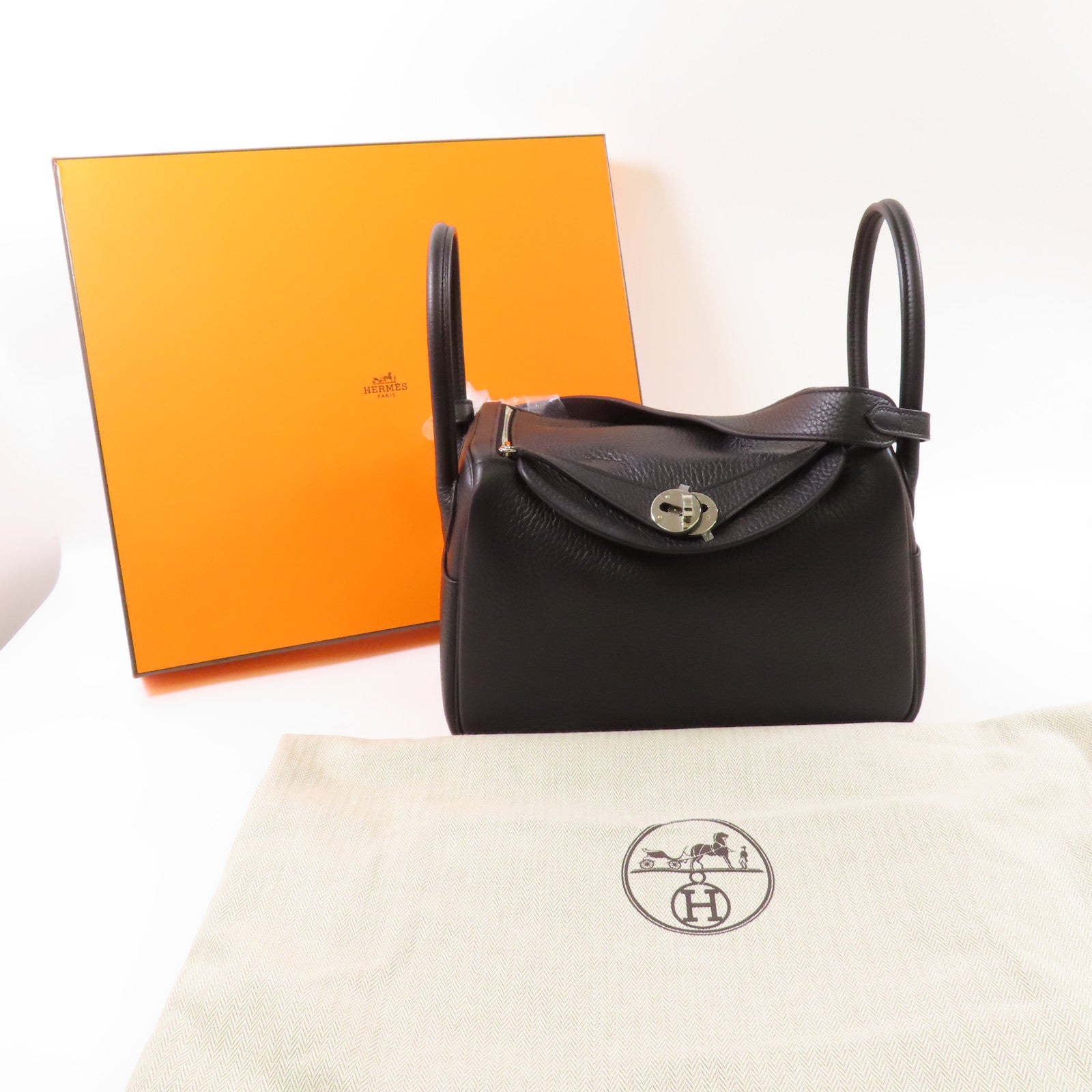 HERMES Clemence皮革Lindy 26銀扣手挽肩背兩用袋Noir