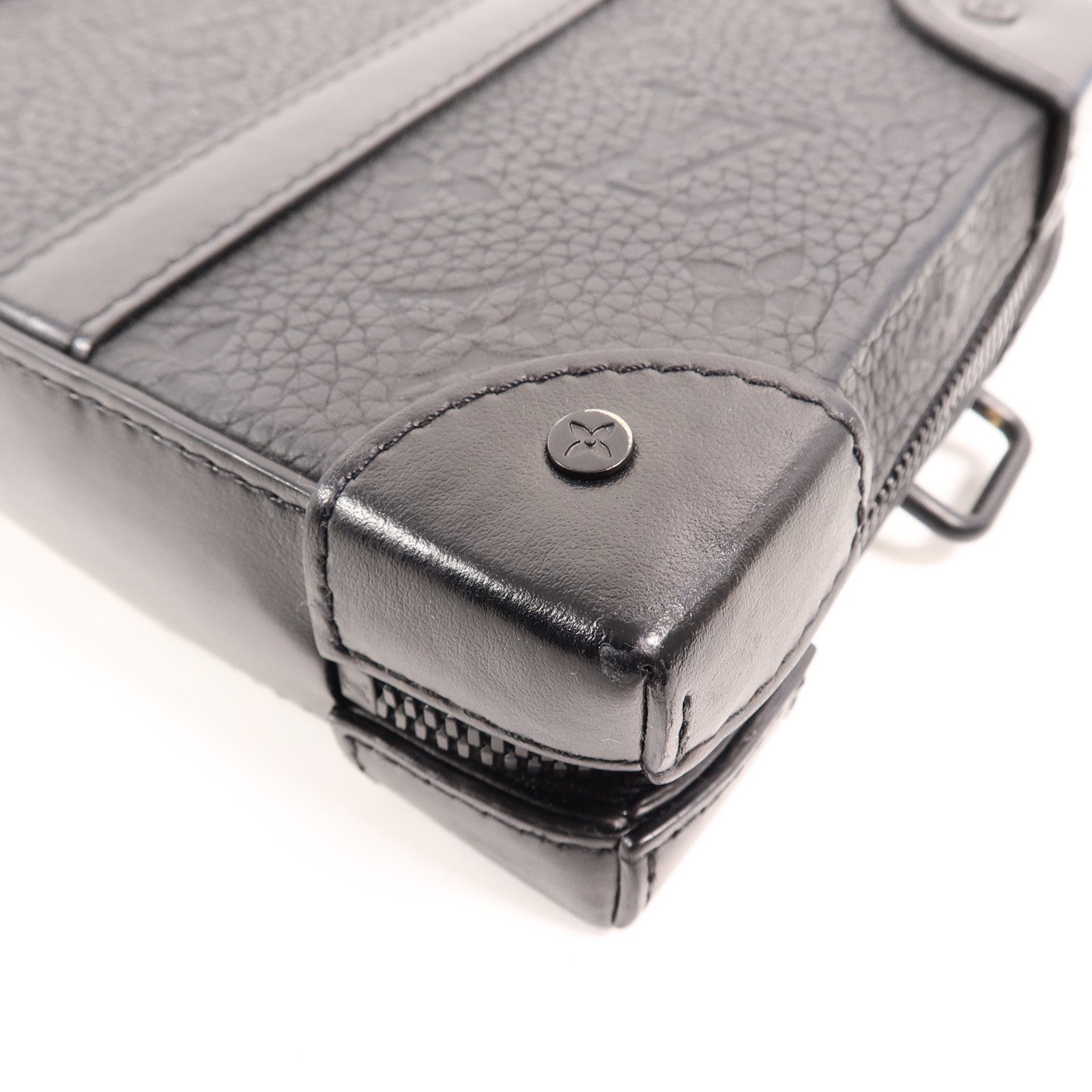 LOUIS VUITTON Monogram Taurillon Soft Trunk Wallet肩背袋