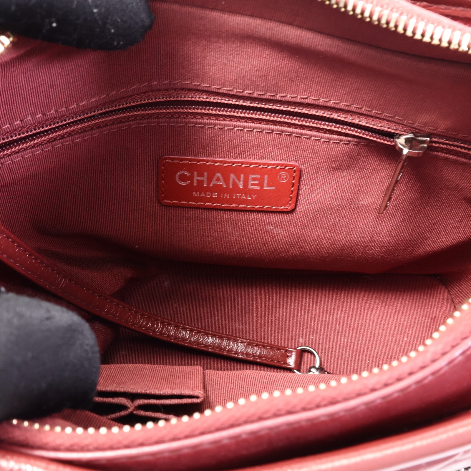 CHANEL 牛皮皮革Gabrielle Medium肩背袋