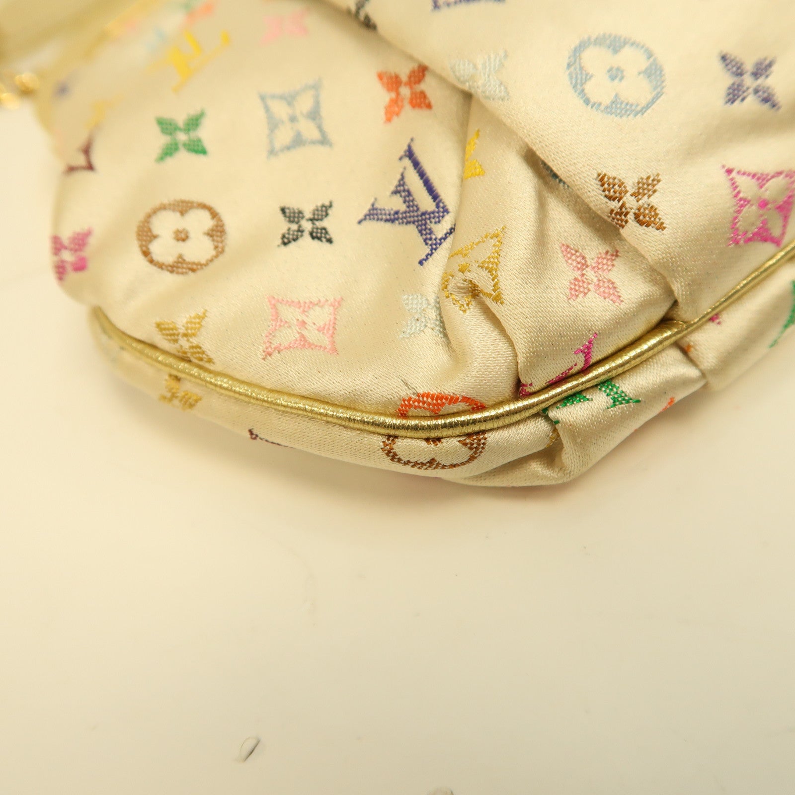 LOUIS VUITTON Monogram Satin Omoniere金扣手挽袋米白色