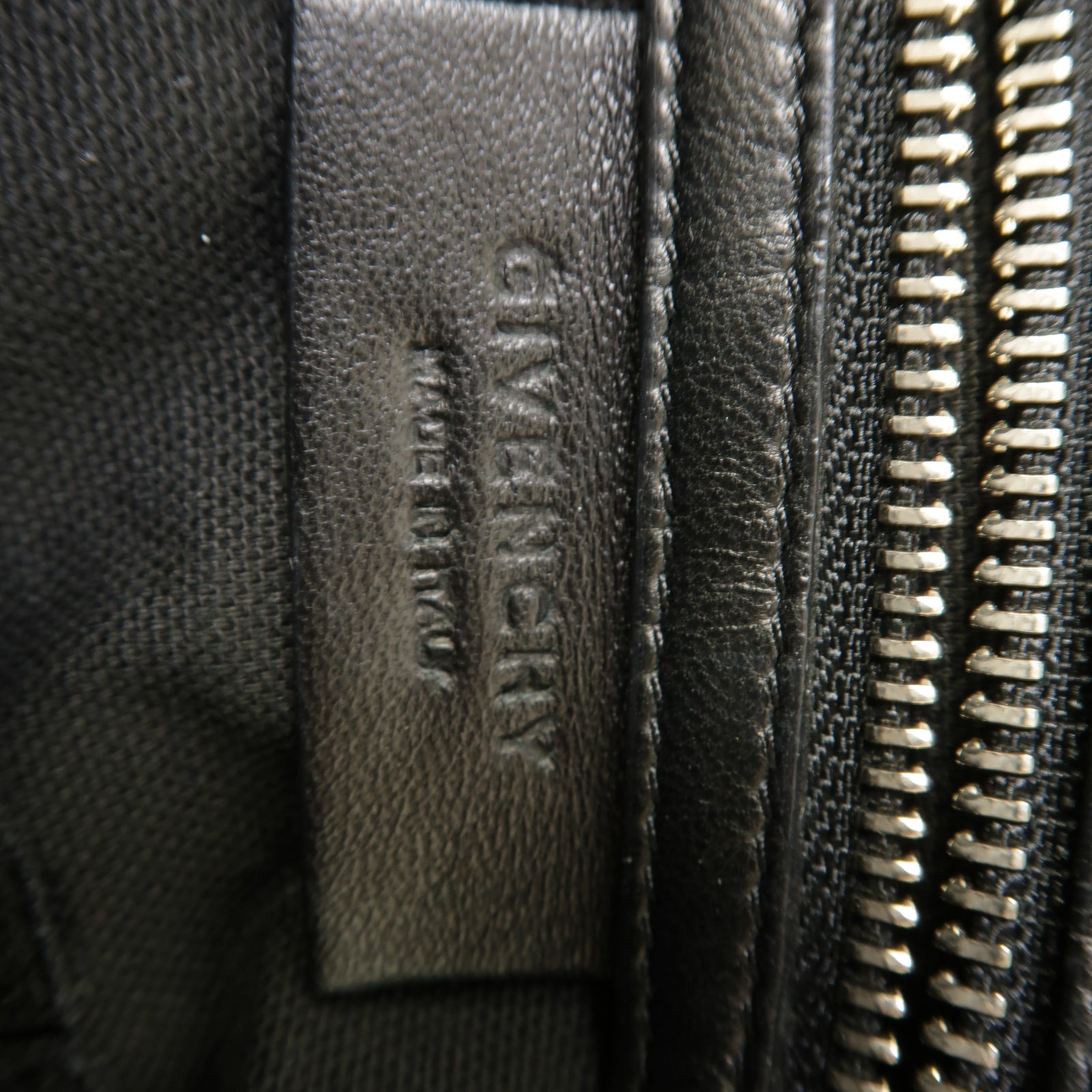 GIVENCHY 皮革Pandora銀扣手挽肩背兩用袋黒色