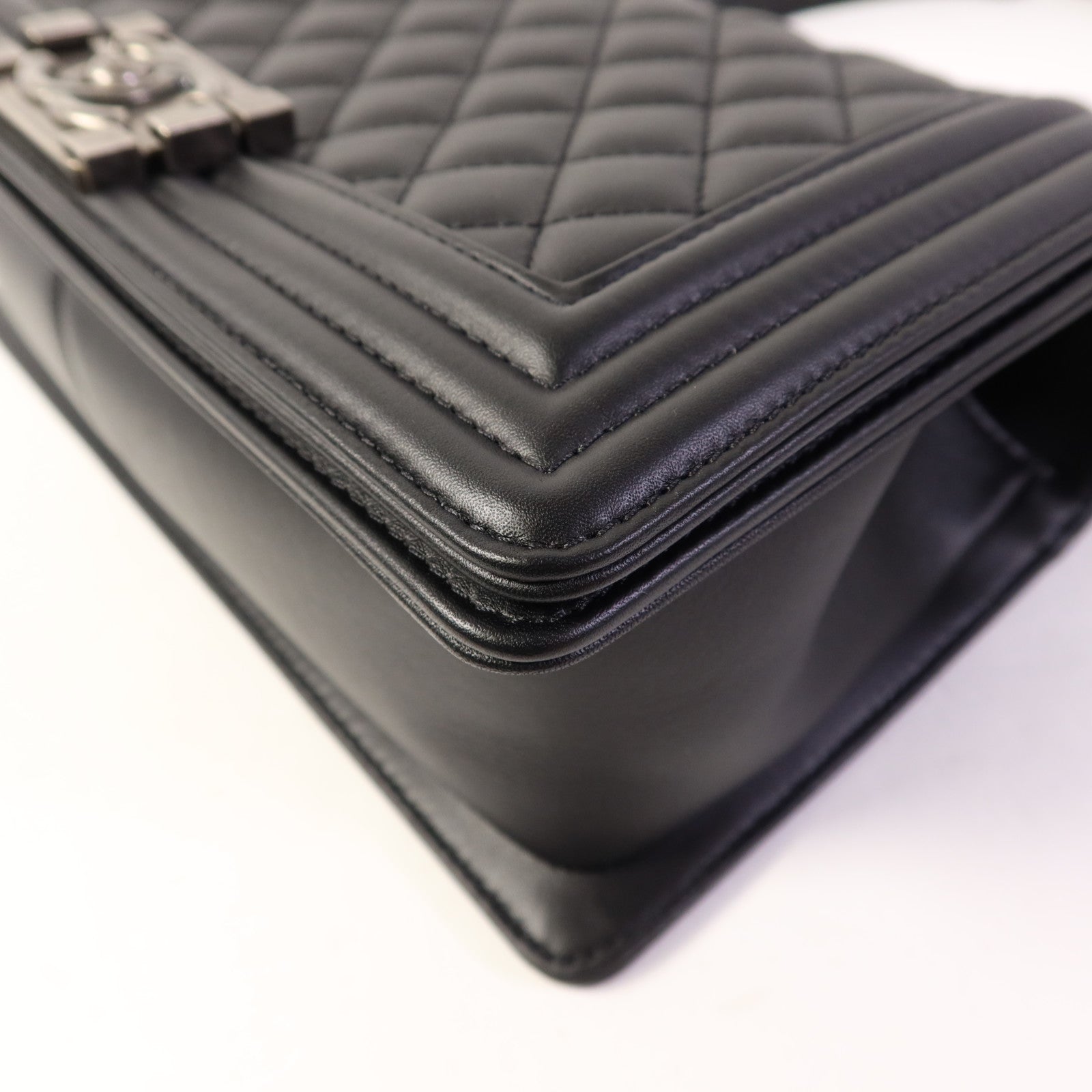 CHANEL 牛皮皮革Boy 25鏈帶肩背袋