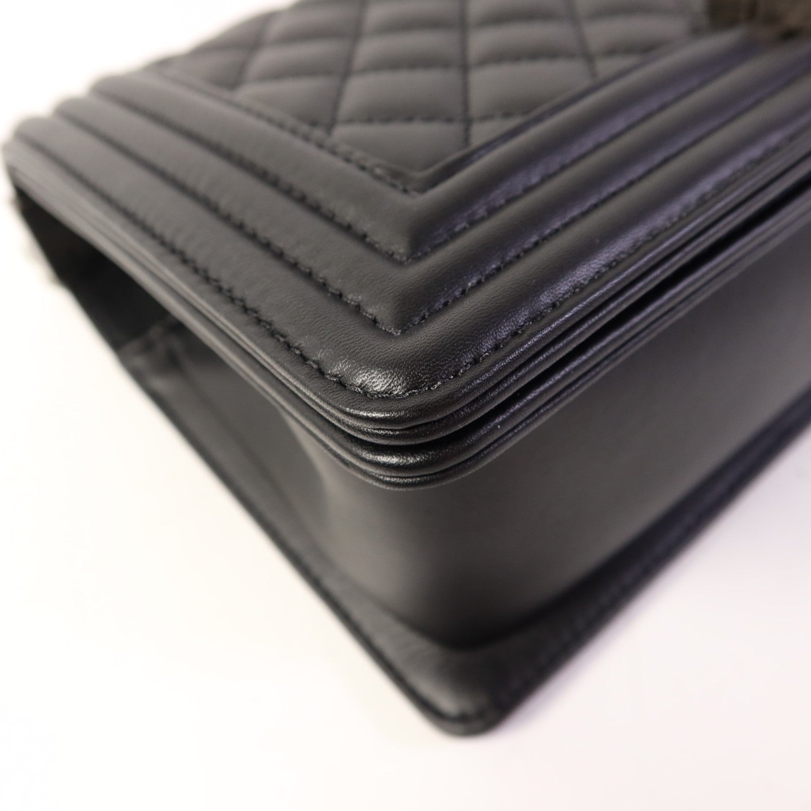 CHANEL 牛皮皮革Boy 25鏈帶肩背袋