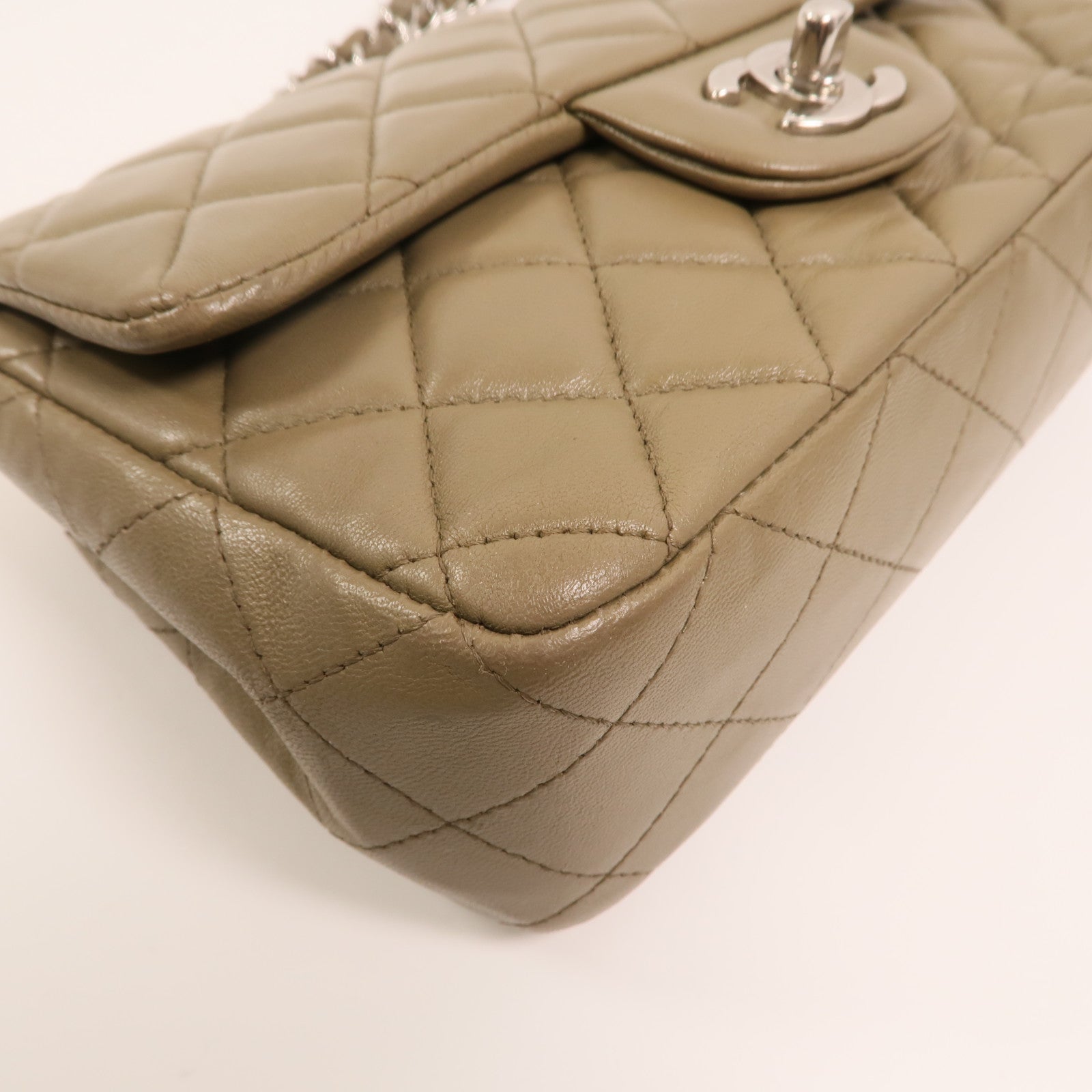 CHANEL 羊皮皮革Mini Classic 20銀扣鏈帶肩背袋