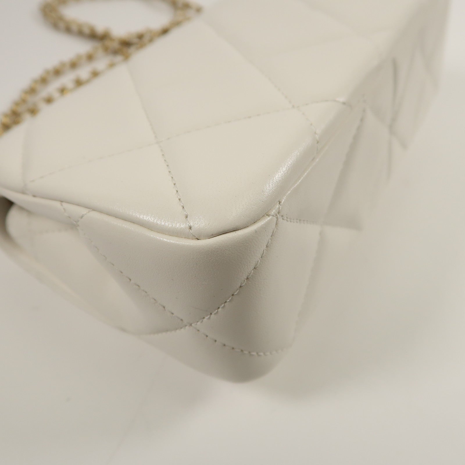 CHANEL 羊皮皮革Chain Shoulder金扣鏈帶肩背袋