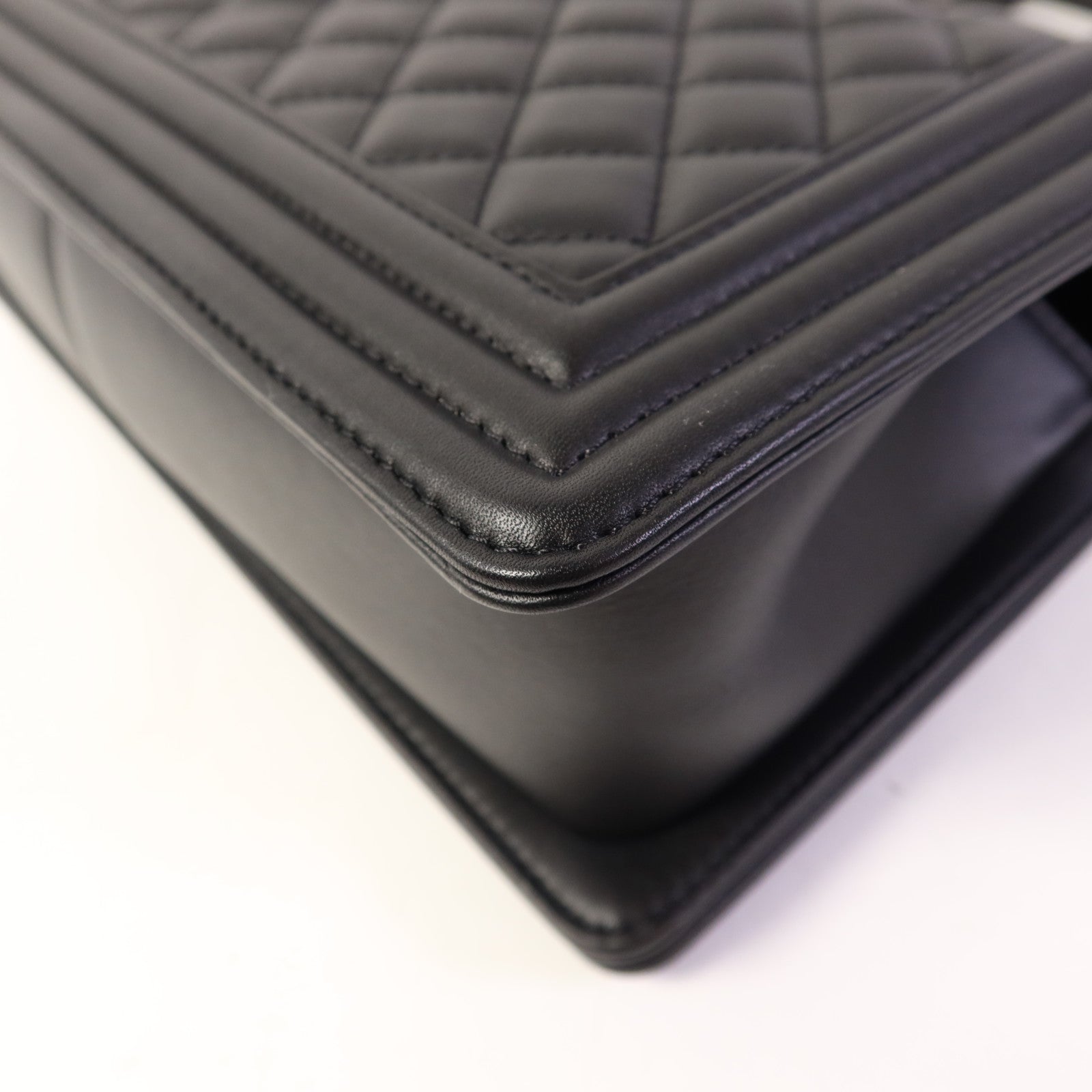 CHANEL 牛皮皮革Boy 25鏈帶肩背袋