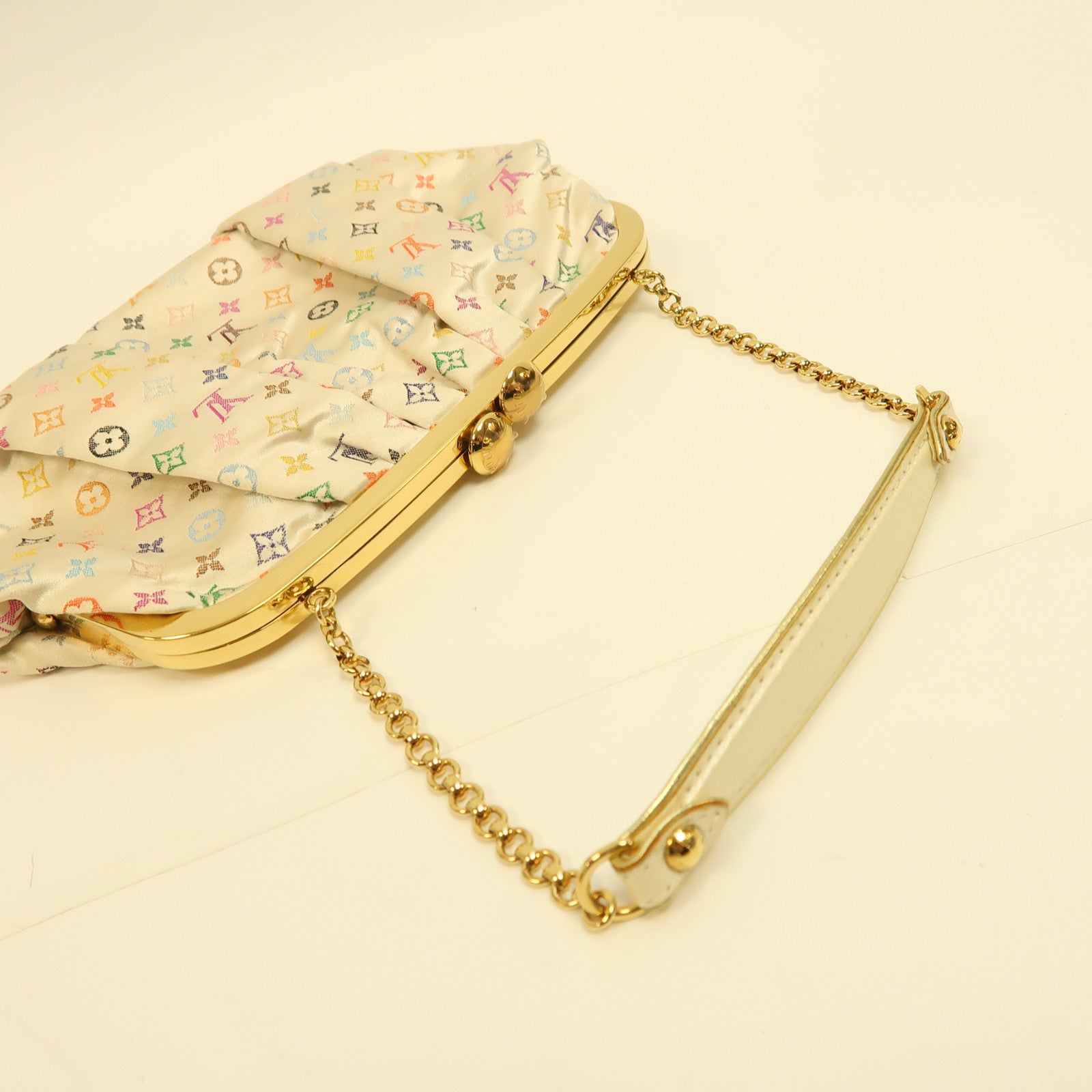LOUIS VUITTON Monogram Satin Omoniere金扣手挽袋米白色