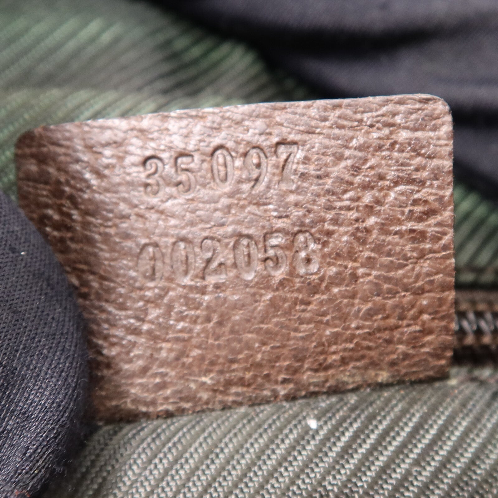 GUCCI 帆布GG Shoulder Bag銀扣肩背袋