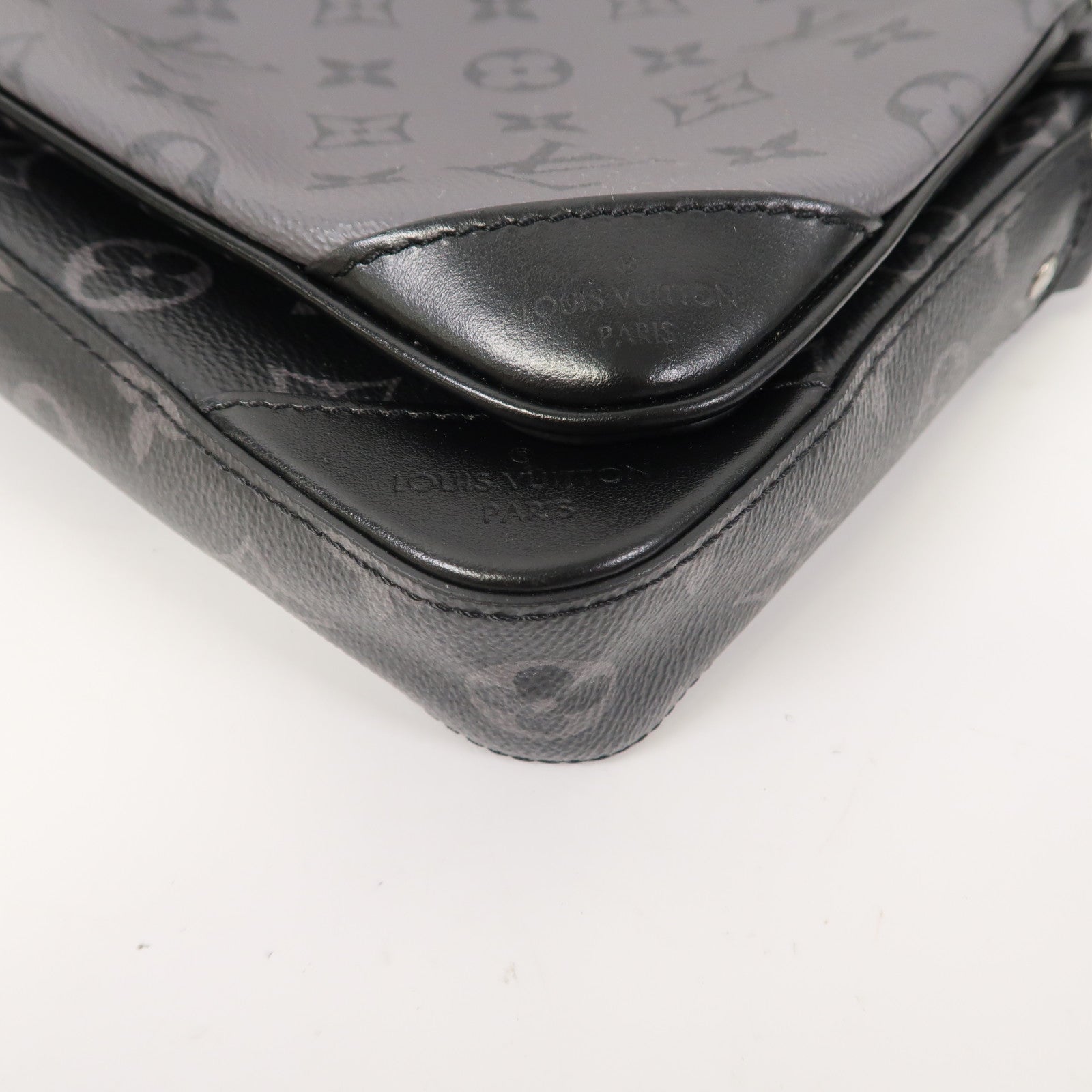LOUIS VUITTON Monogram Eclipse Trio Messenger Bag銀扣肩背袋黑色/灰色