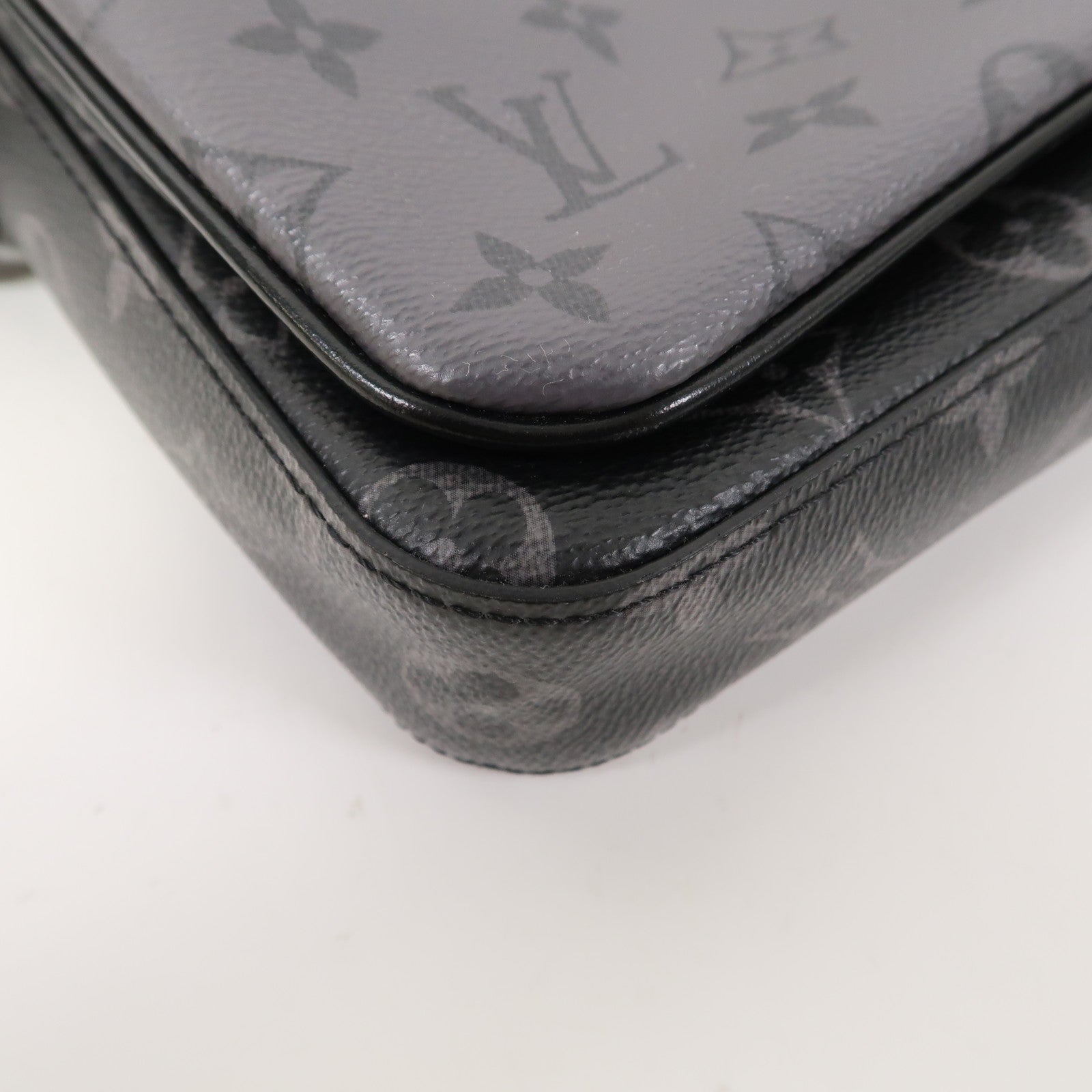 LOUIS VUITTON Monogram Eclipse Trio Messenger Bag銀扣肩背袋黑色/灰色