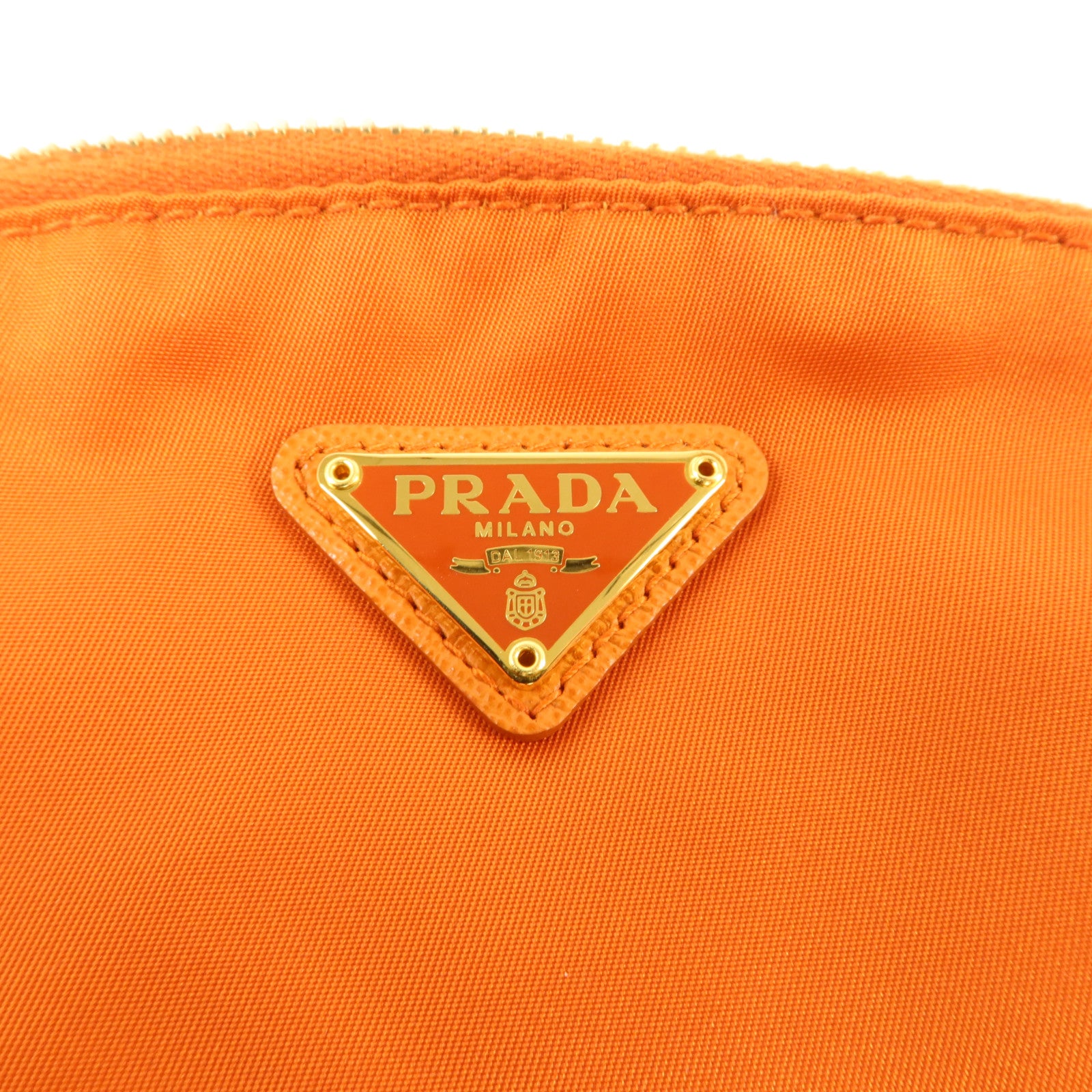 PRADA 尼龍Pouch金扣小袋