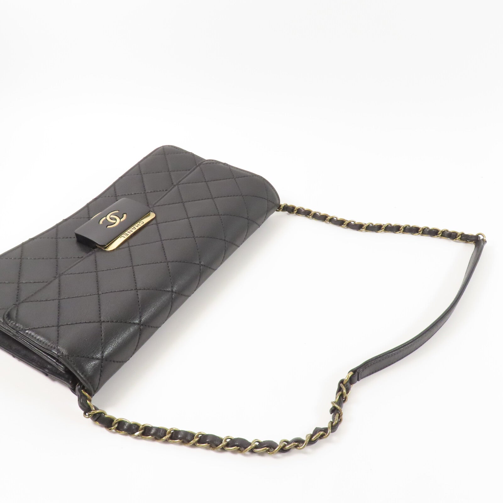 CHANEL 牛皮皮革Beauty Lock Flap鏈帶肩背袋