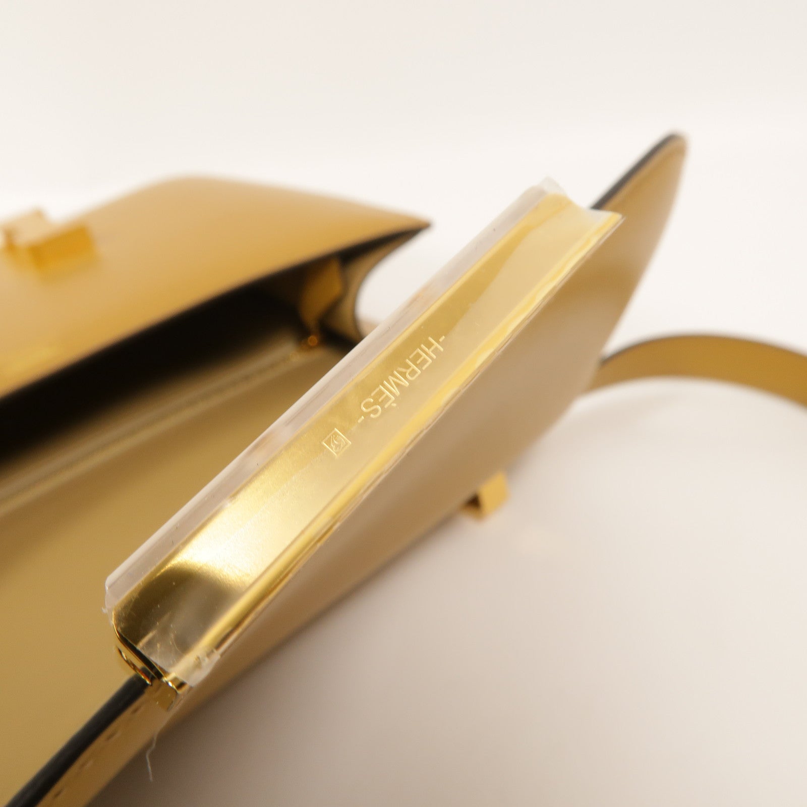 HERMES Tadelakt皮革Constance 24肩背袋Poussiere