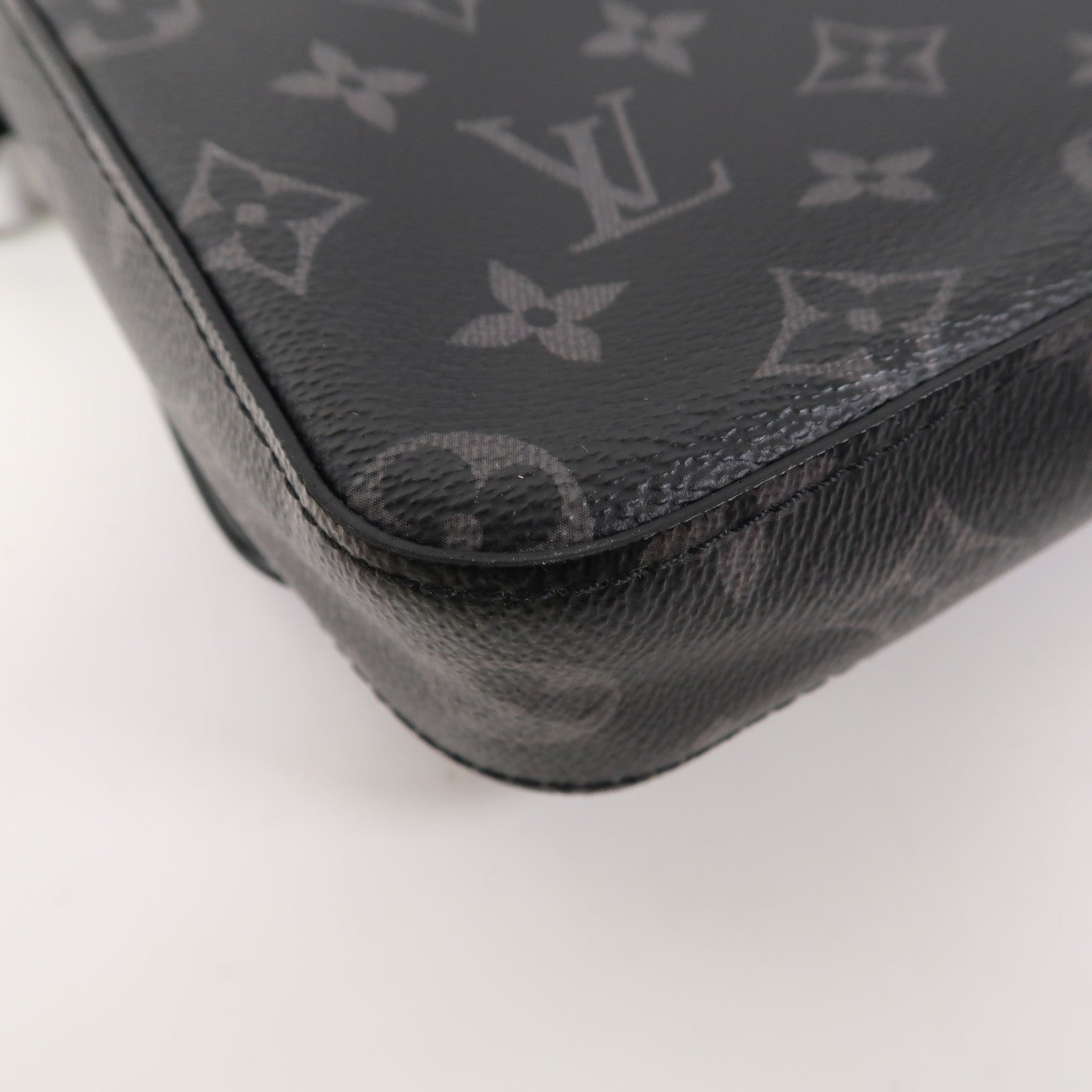 LOUIS VUITTON Monogram Eclipse Trio Messenger Bag銀扣肩背袋黑色/灰色