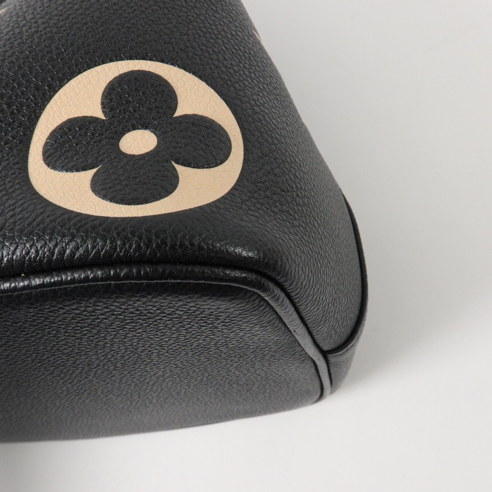 LOUIS VUITTON Monogram Empreinte Bicolor Neo Noe MM手挽肩背兩用袋