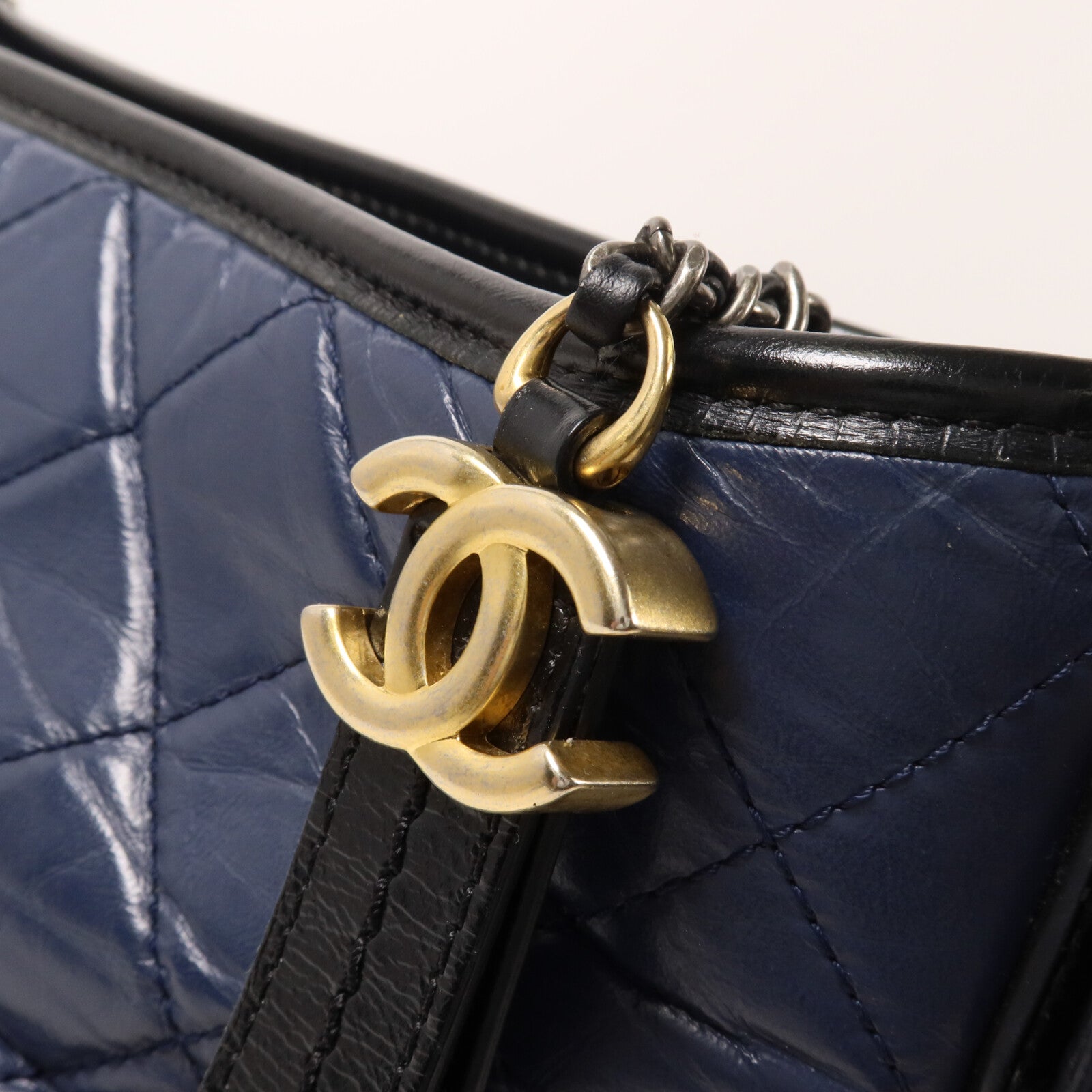CHANEL 牛皮皮革Gabrielle Large鏈帶肩背袋