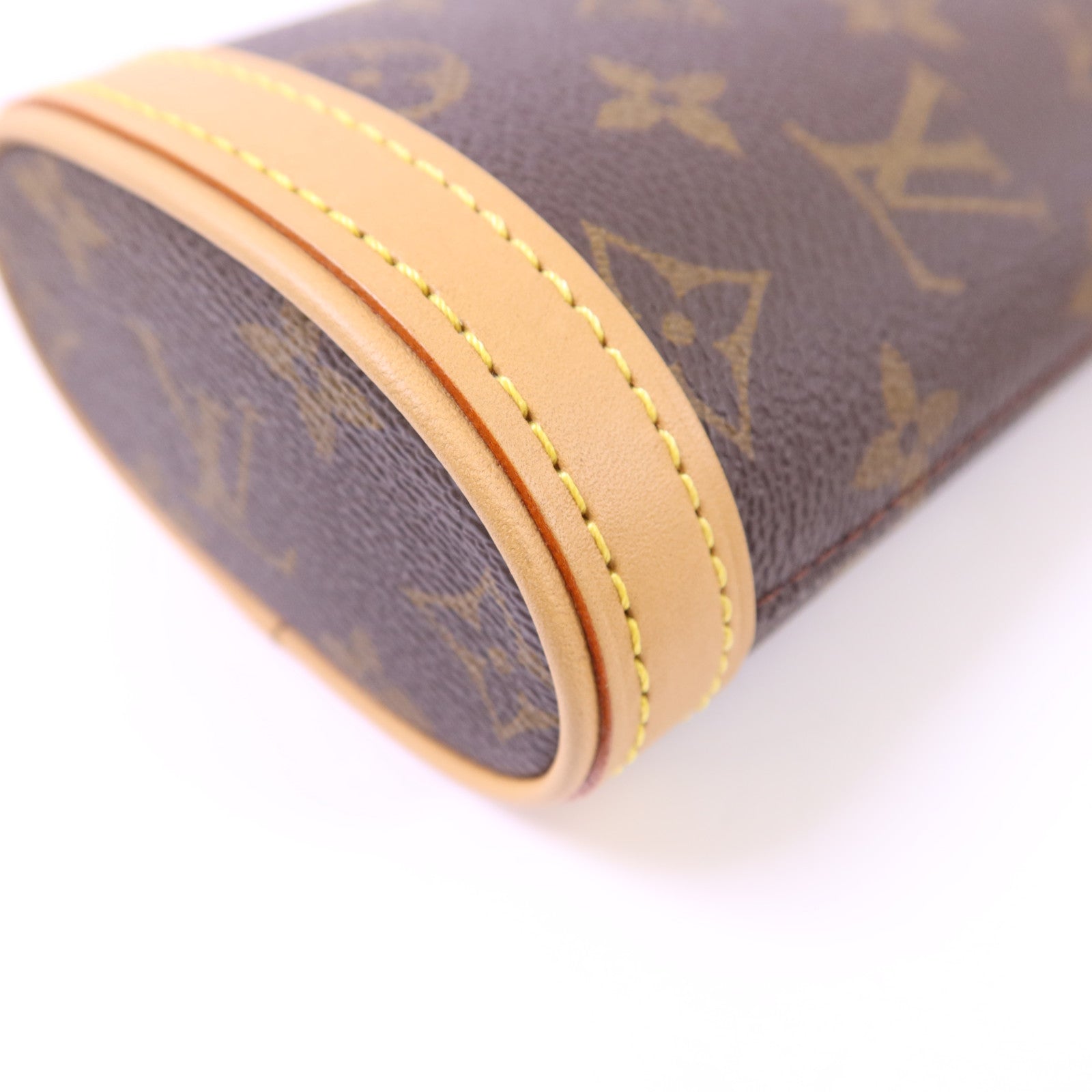 LOUIS VUITTON Monogram Fold Me Pouch金扣肩背袋
