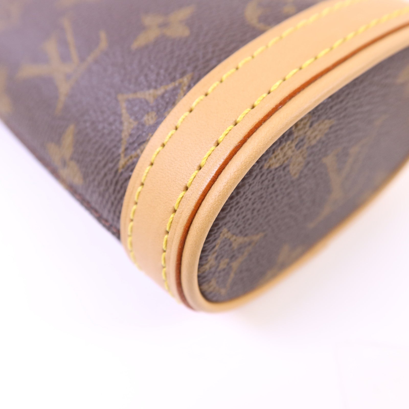 LOUIS VUITTON Monogram Fold Me Pouch金扣肩背袋