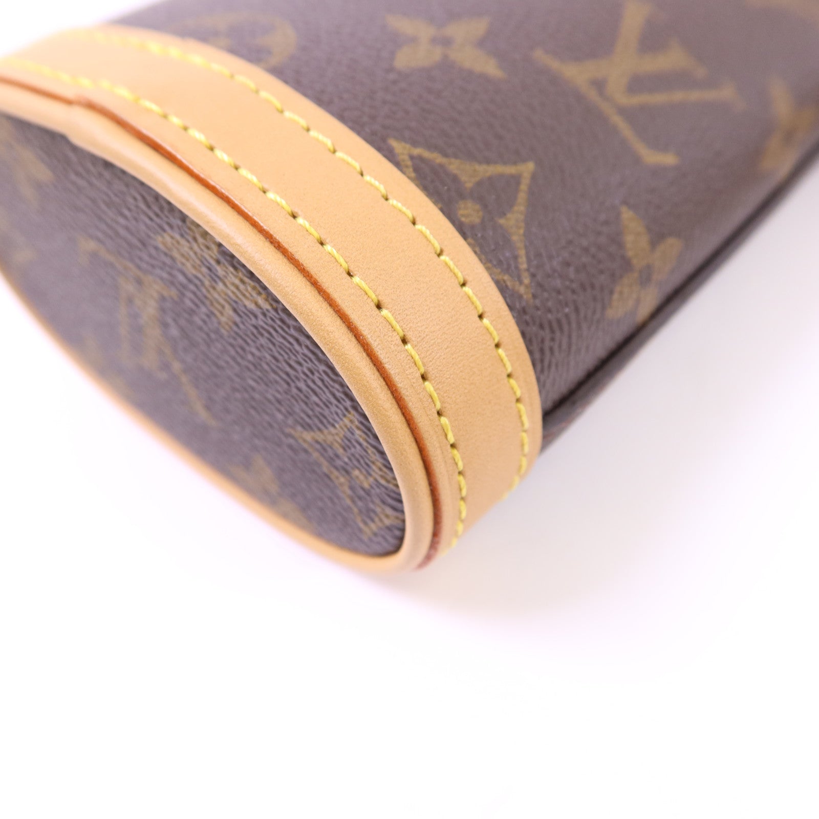 LOUIS VUITTON Monogram Fold Me Pouch金扣肩背袋