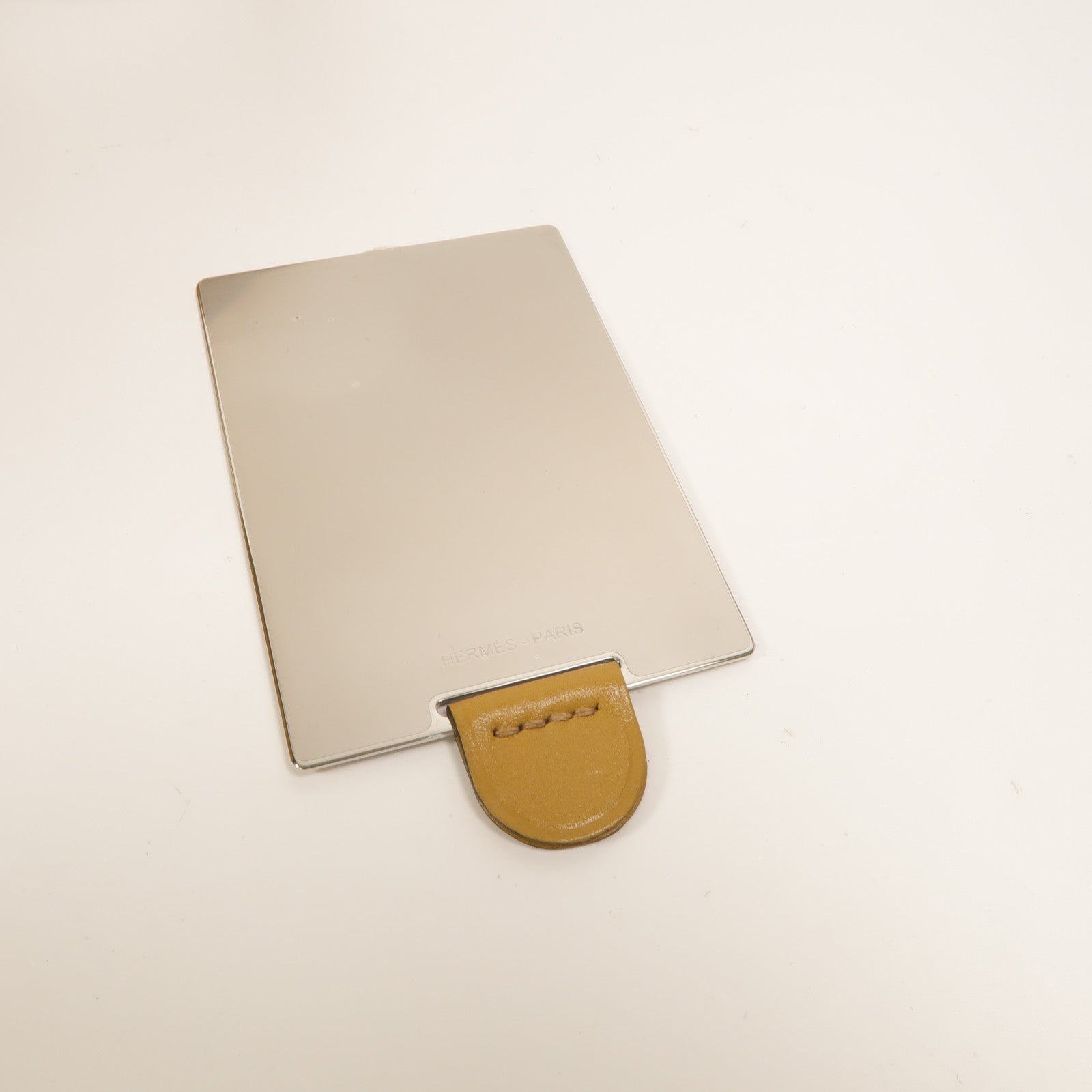 HERMES Tadelakt皮革Constance 24肩背袋Poussiere