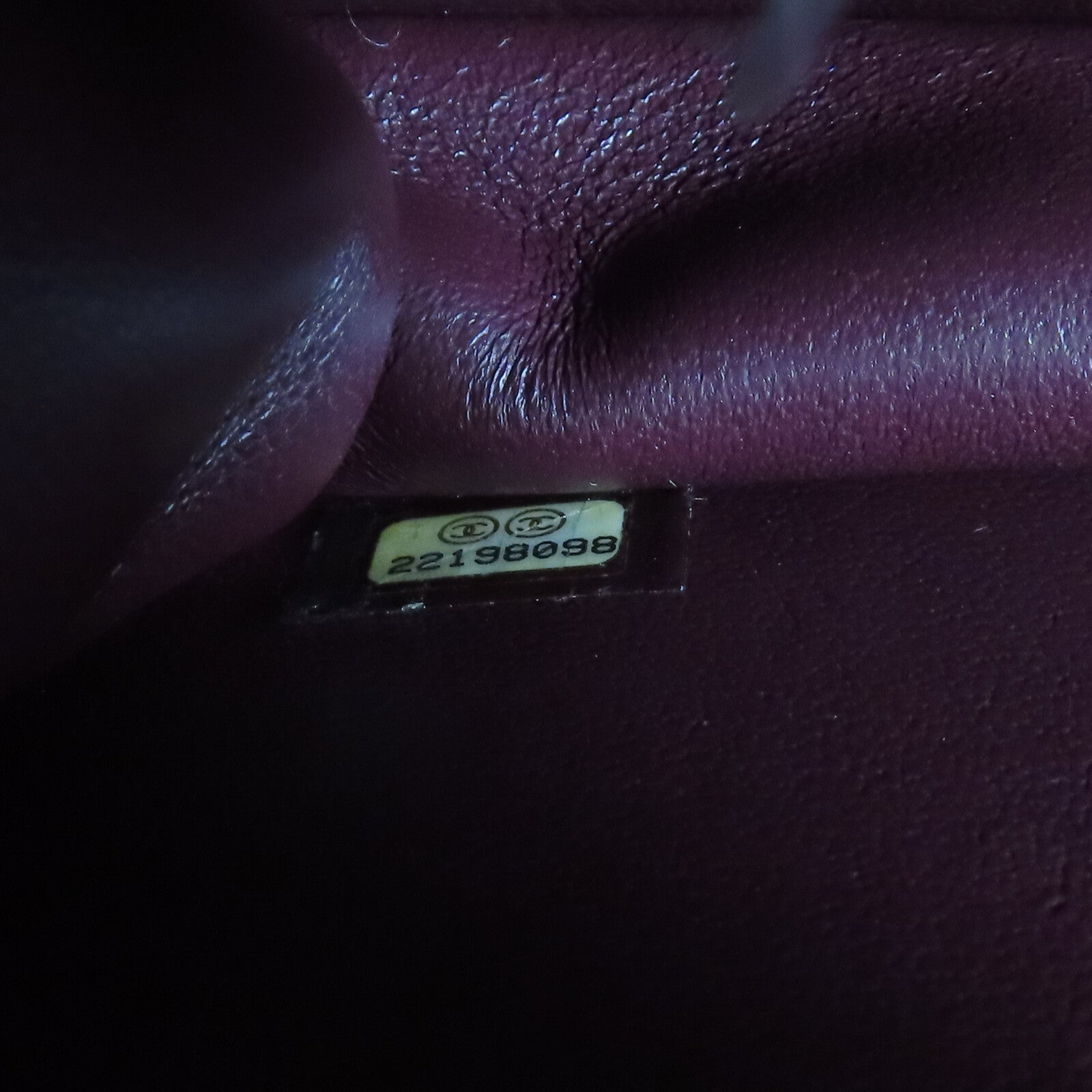 CHANEL 牛皮皮革Beauty Lock Flap鏈帶肩背袋