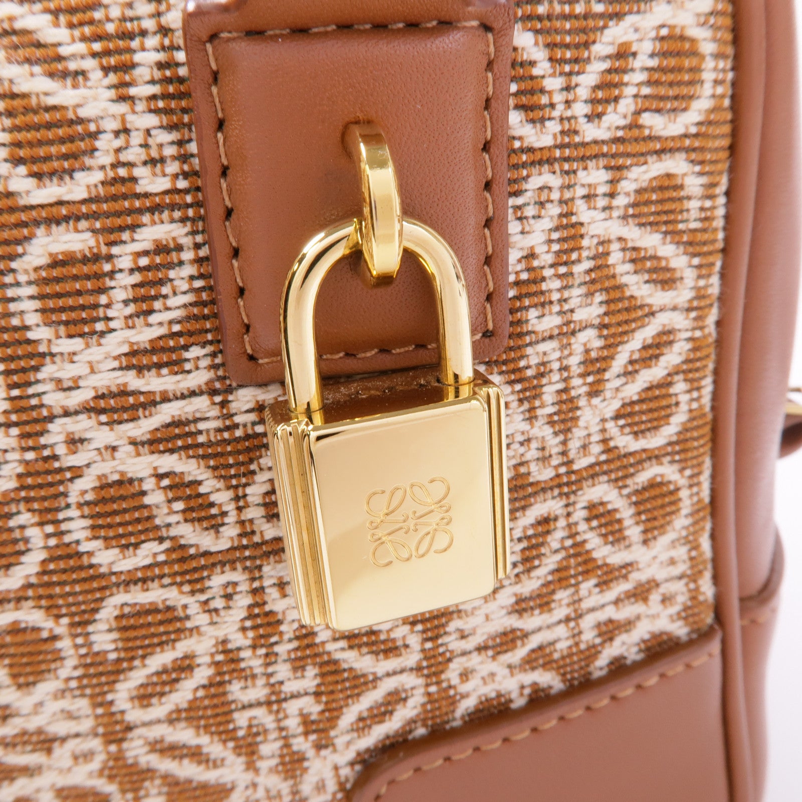 LOEWE 帆布/皮革Amazona 16金扣手挽肩背兩用袋