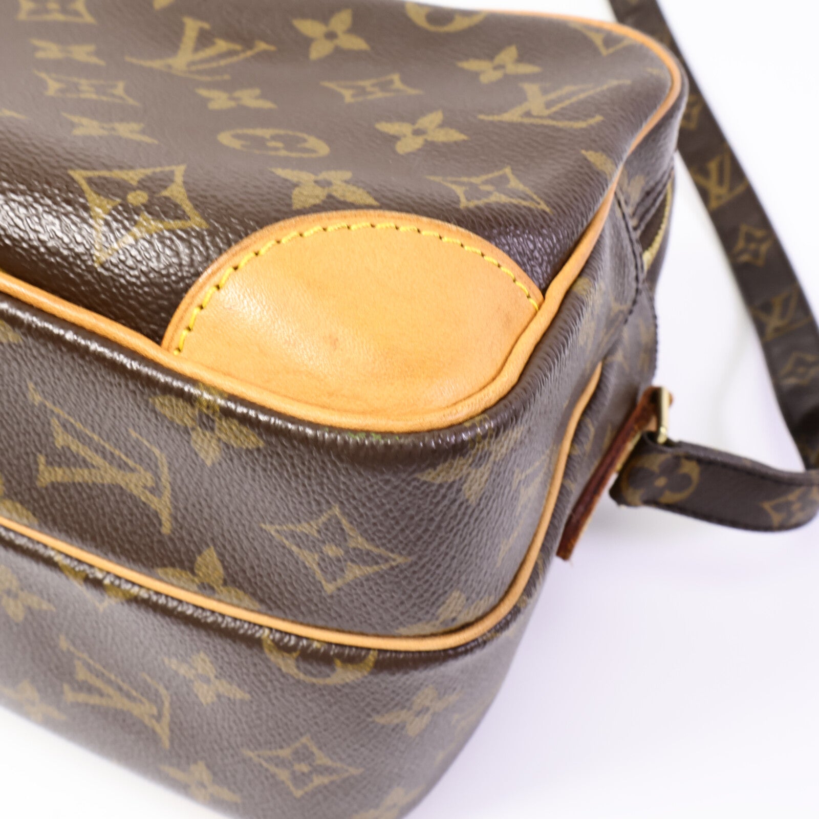 LOUIS VUITTON Monogram Nile金扣肩背袋