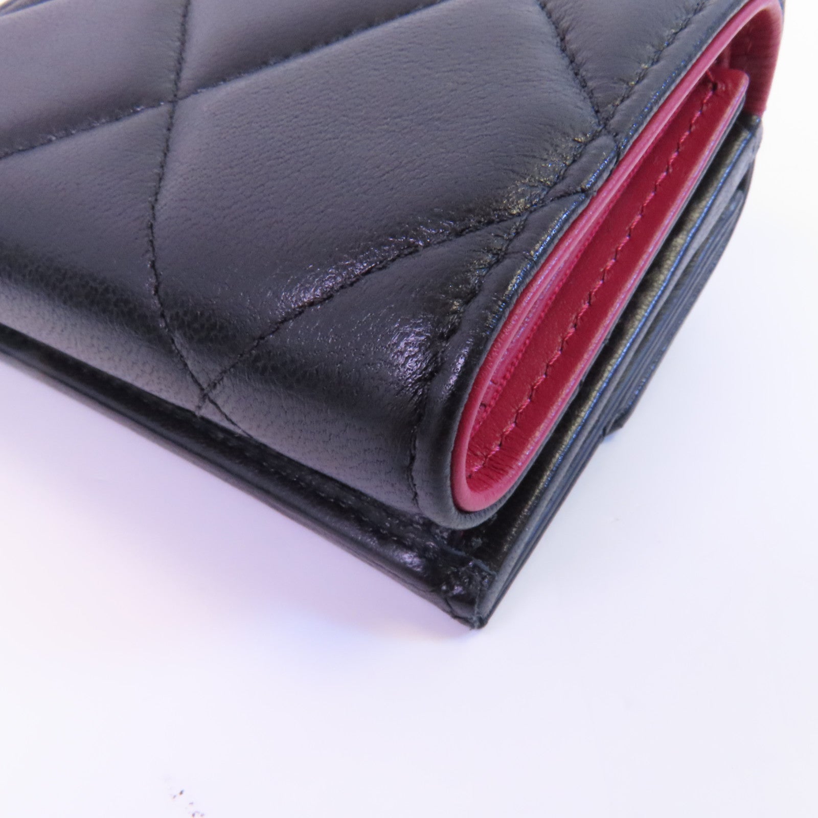 CHANEL 羊皮皮革C19 Wallet金扣錢包