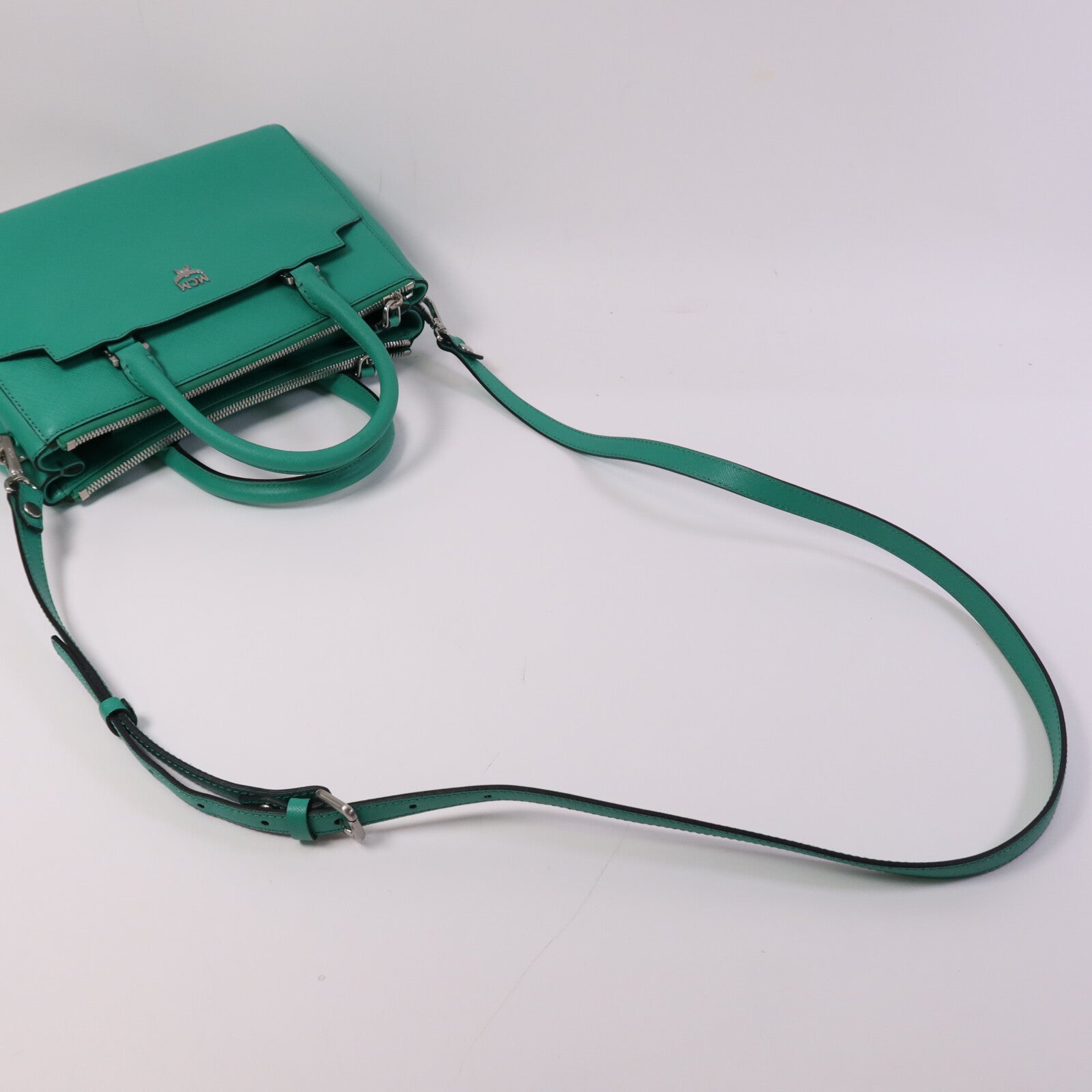 MCM 牛皮皮革2 Way Shoulder Bag銀扣手挽肩背兩用袋