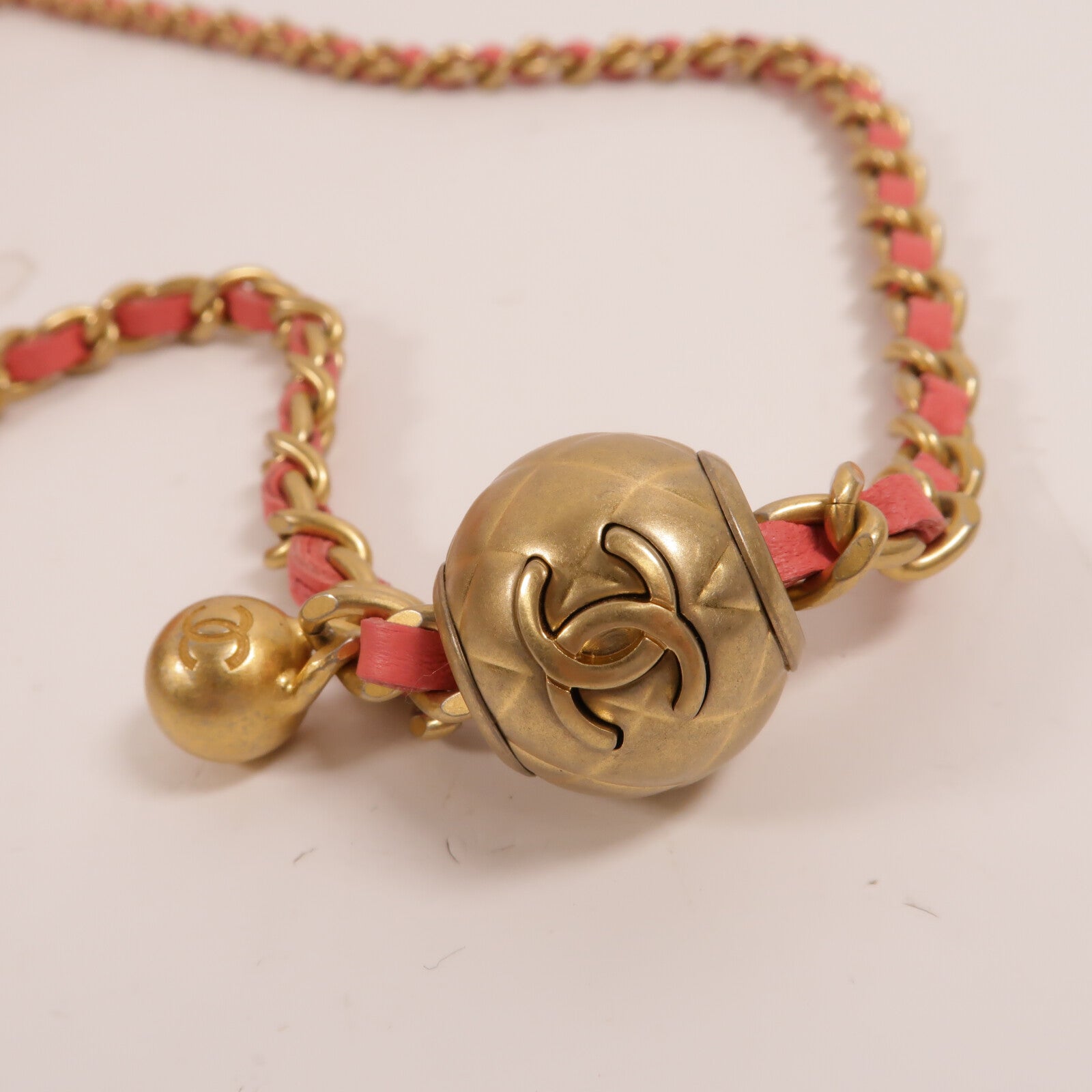CHANEL 羊皮皮革Vanity Case Gold Ball鏈帶肩背袋