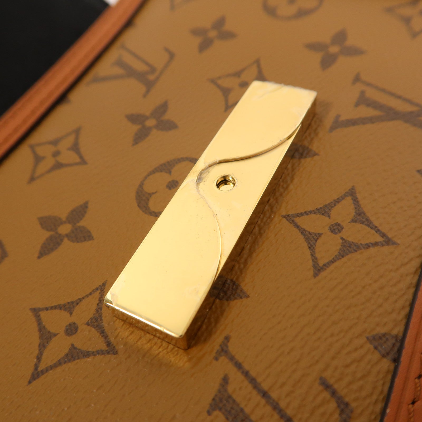 LOUIS VUITTON 【激減優惠】Monogram Reverse Mini Dauphine金扣肩背袋