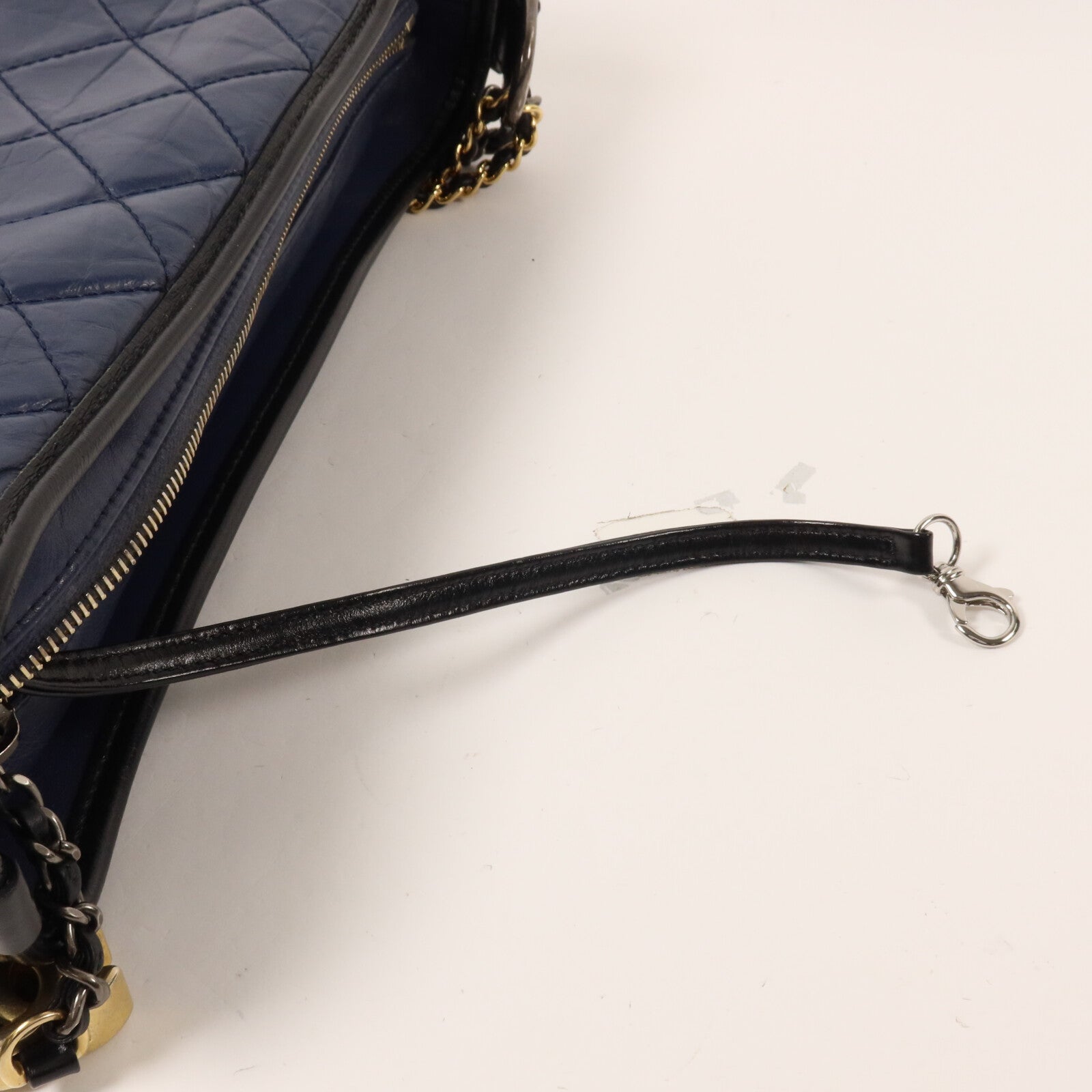 CHANEL 牛皮皮革Gabrielle Large鏈帶肩背袋