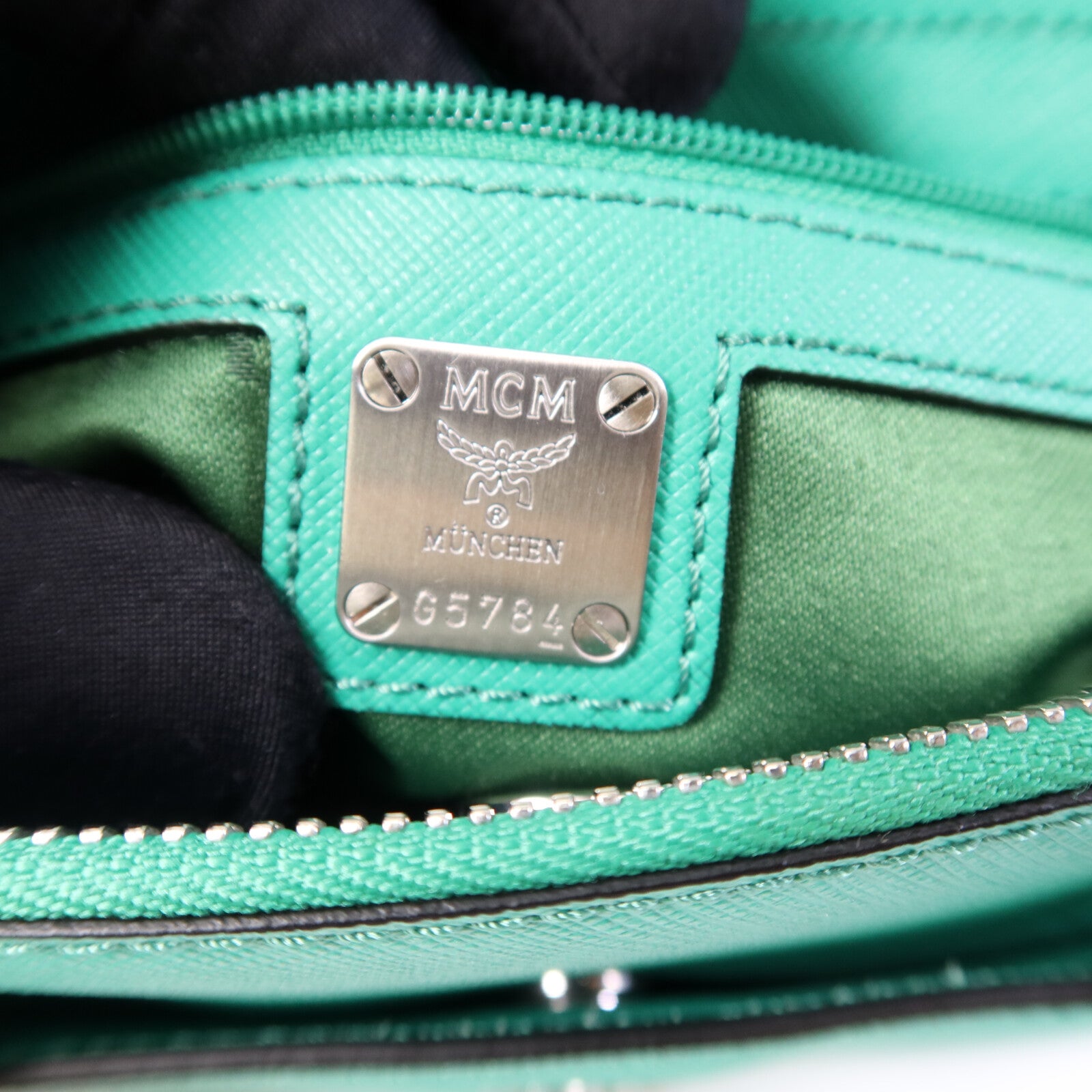 MCM 牛皮皮革2 Way Shoulder Bag銀扣手挽肩背兩用袋