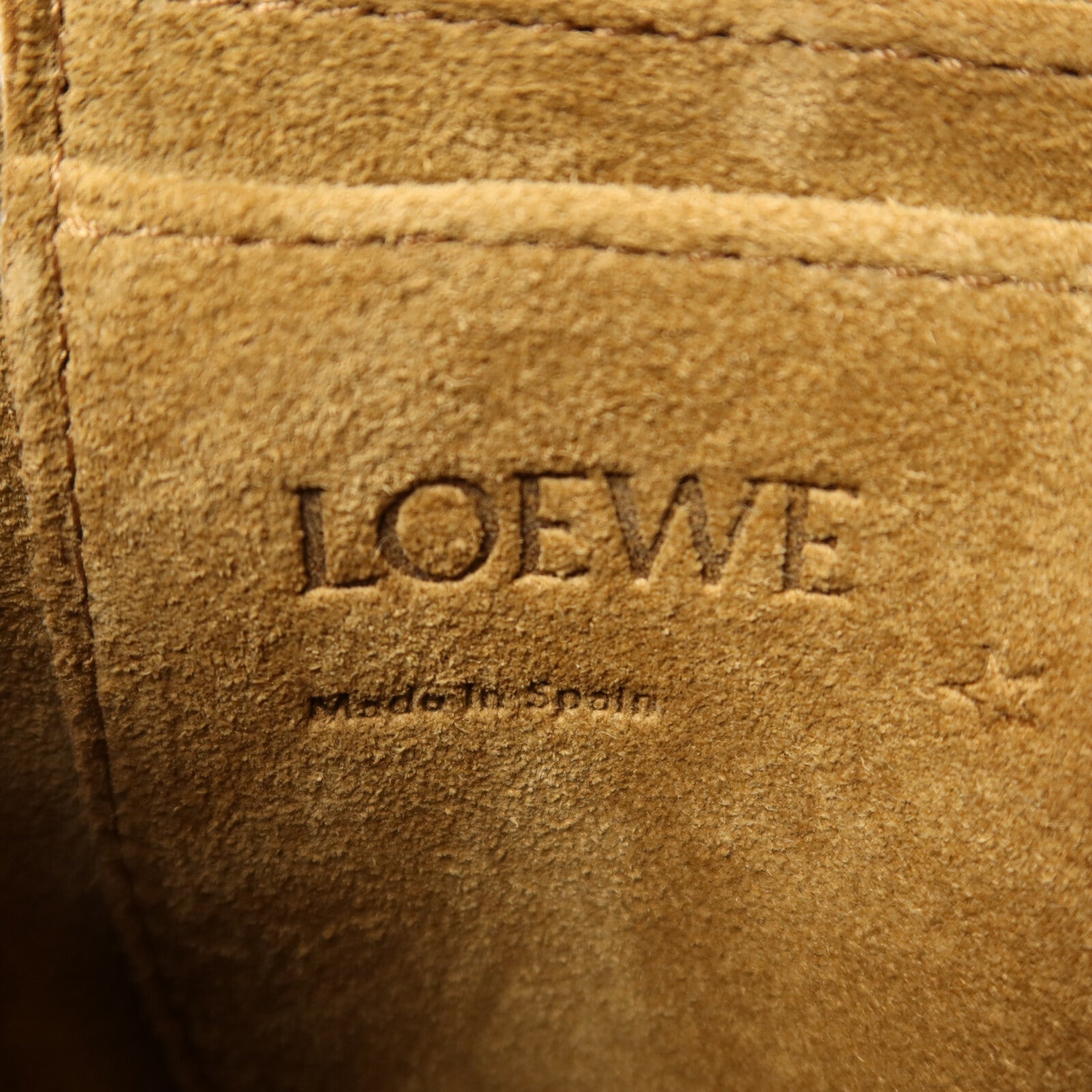 LOEWE 牛皮皮革Mini Gate Bag金扣肩背袋