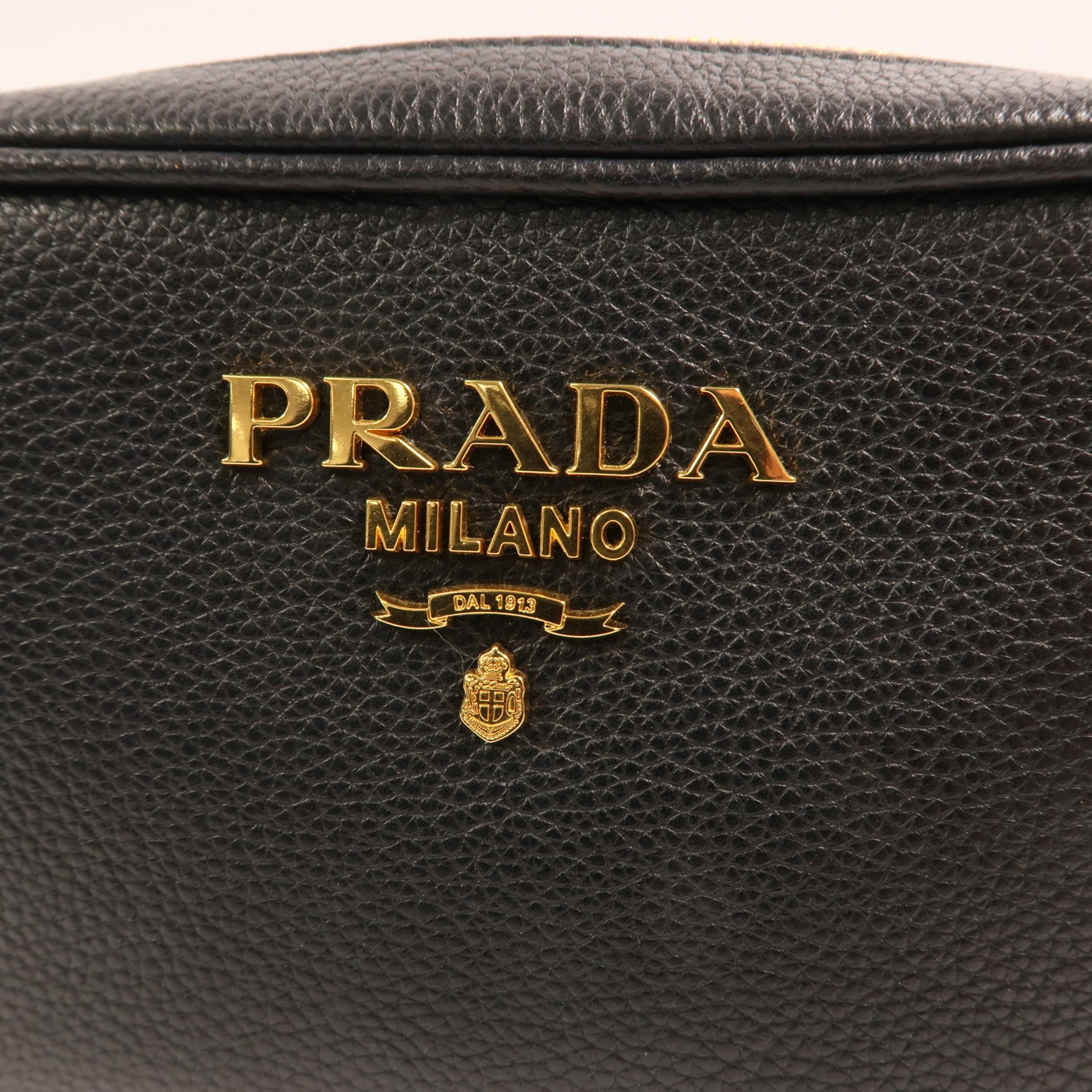 PRADA 牛皮皮革Camera Bag金扣肩背袋