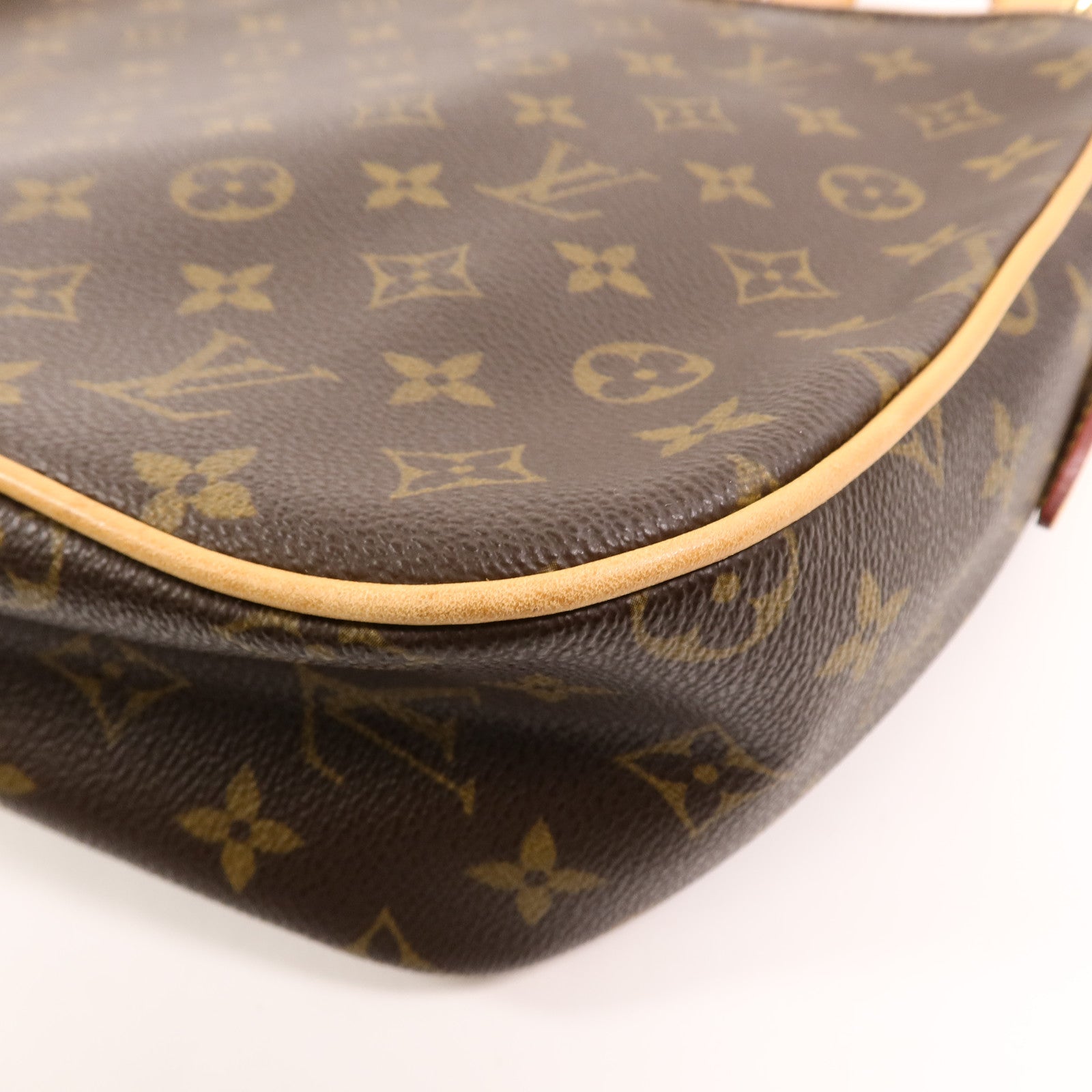 LOUIS VUITTON Monogram Hudson GM金扣肩背袋