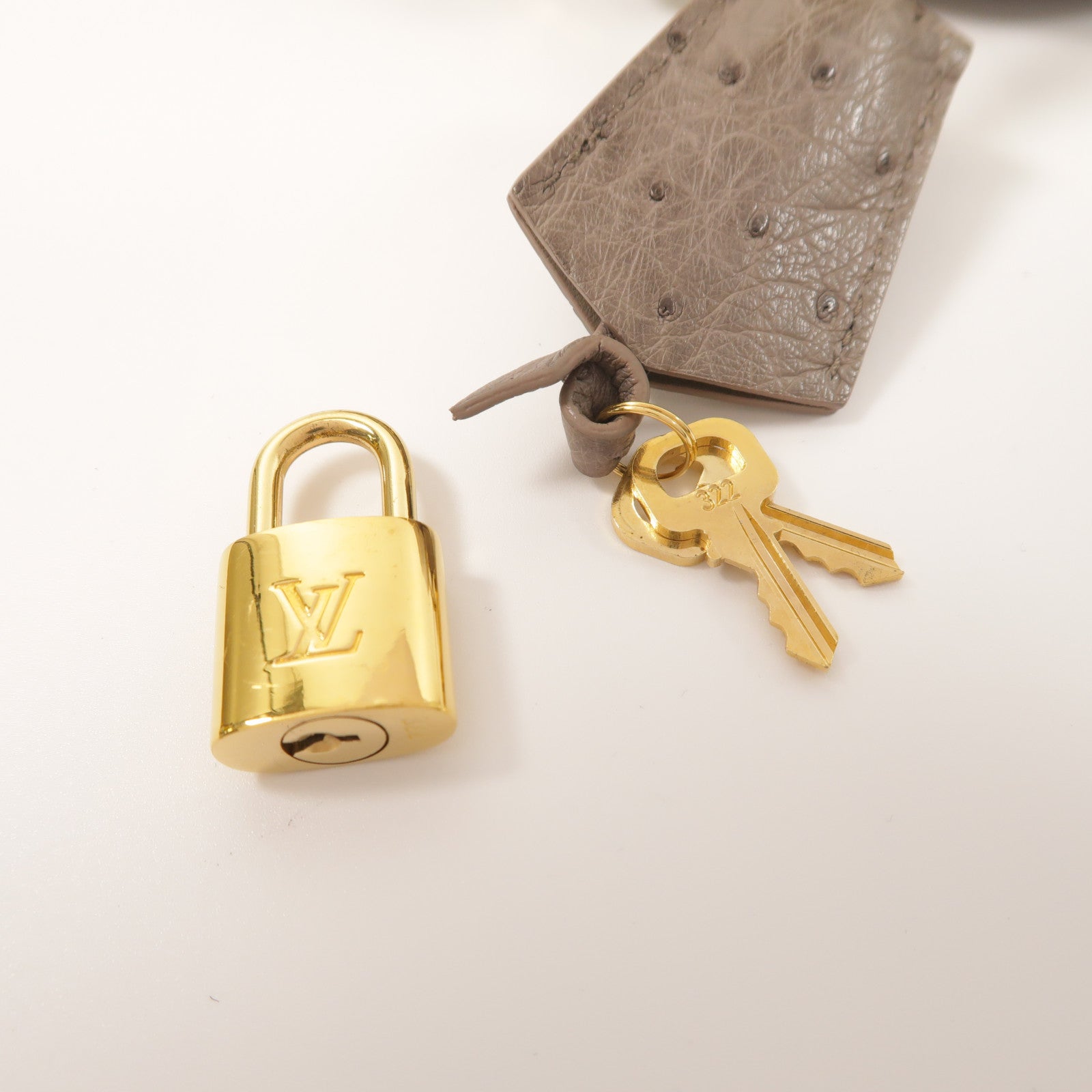 LOUIS VUITTON 鴕鳥皮革Alma BB金扣手挽肩背兩用袋