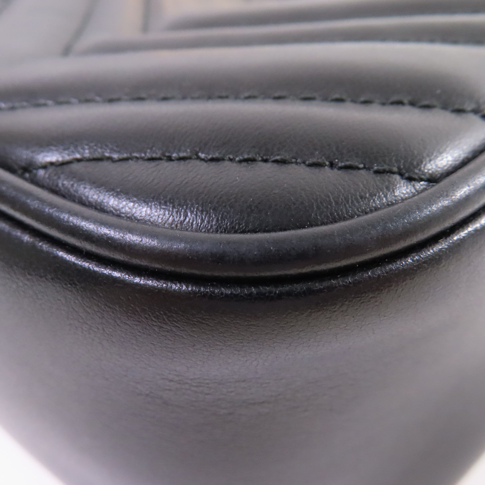 GUCCI 牛皮皮革GG Marmont Shoulder Bag金扣肩背袋黑色