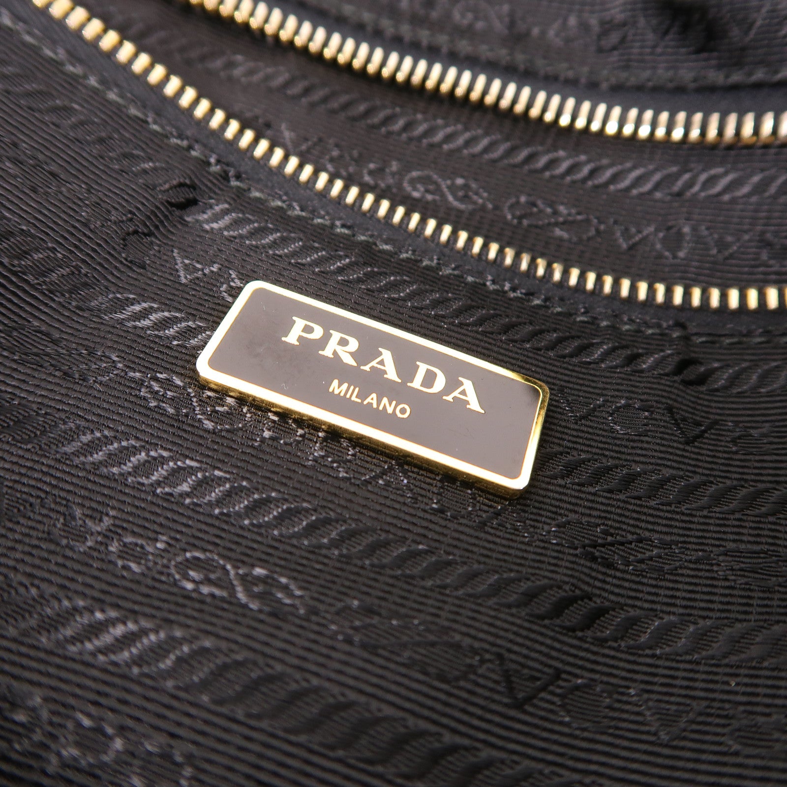PRADA 尼龍Shoulder Bag金扣肩背袋