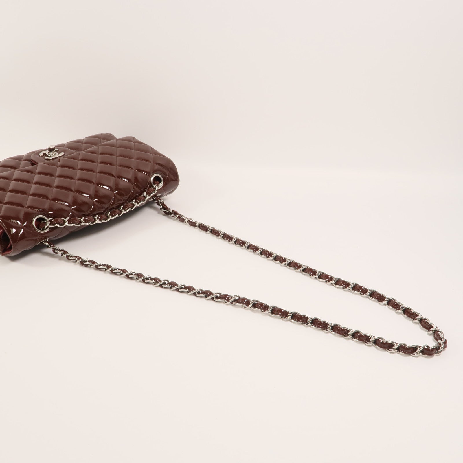 CHANEL 漆皮皮革Classic 25鏈帶肩背袋