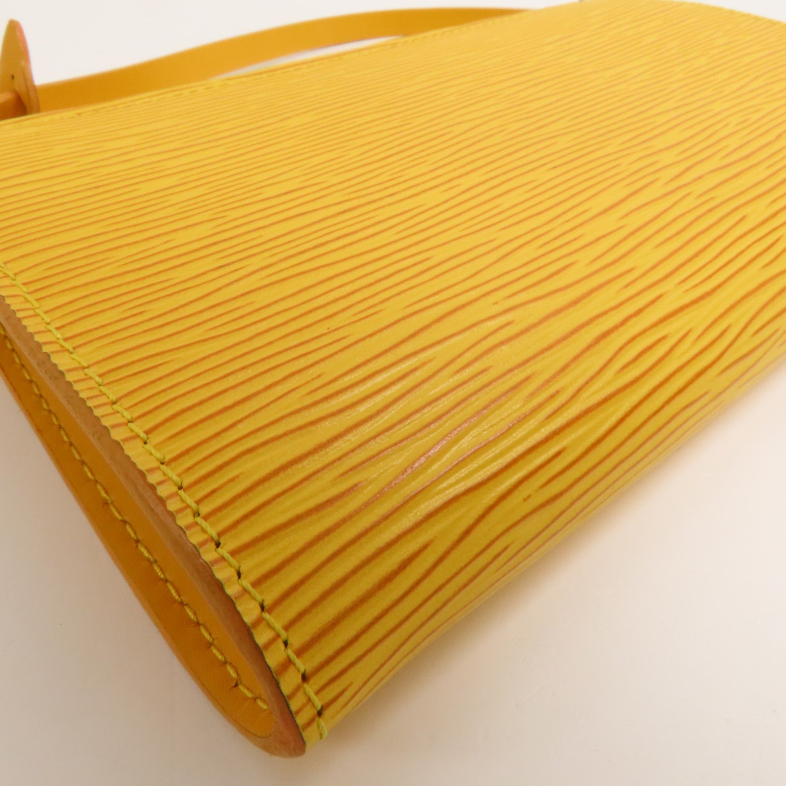 LOUIS VUITTON Epi Pochette Accessories Pouch金扣手挽袋