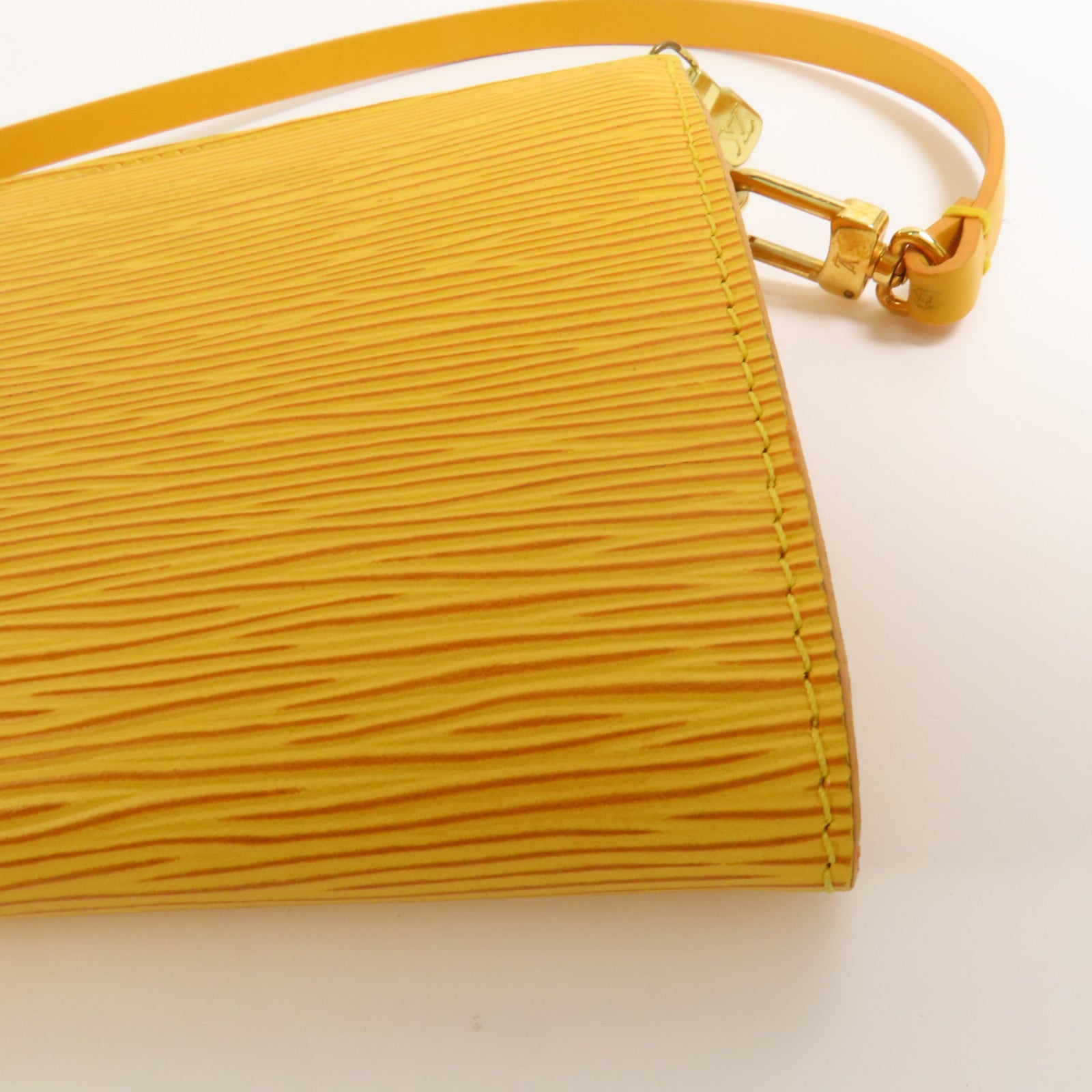 LOUIS VUITTON Epi Pochette Accessories Pouch金扣手挽袋