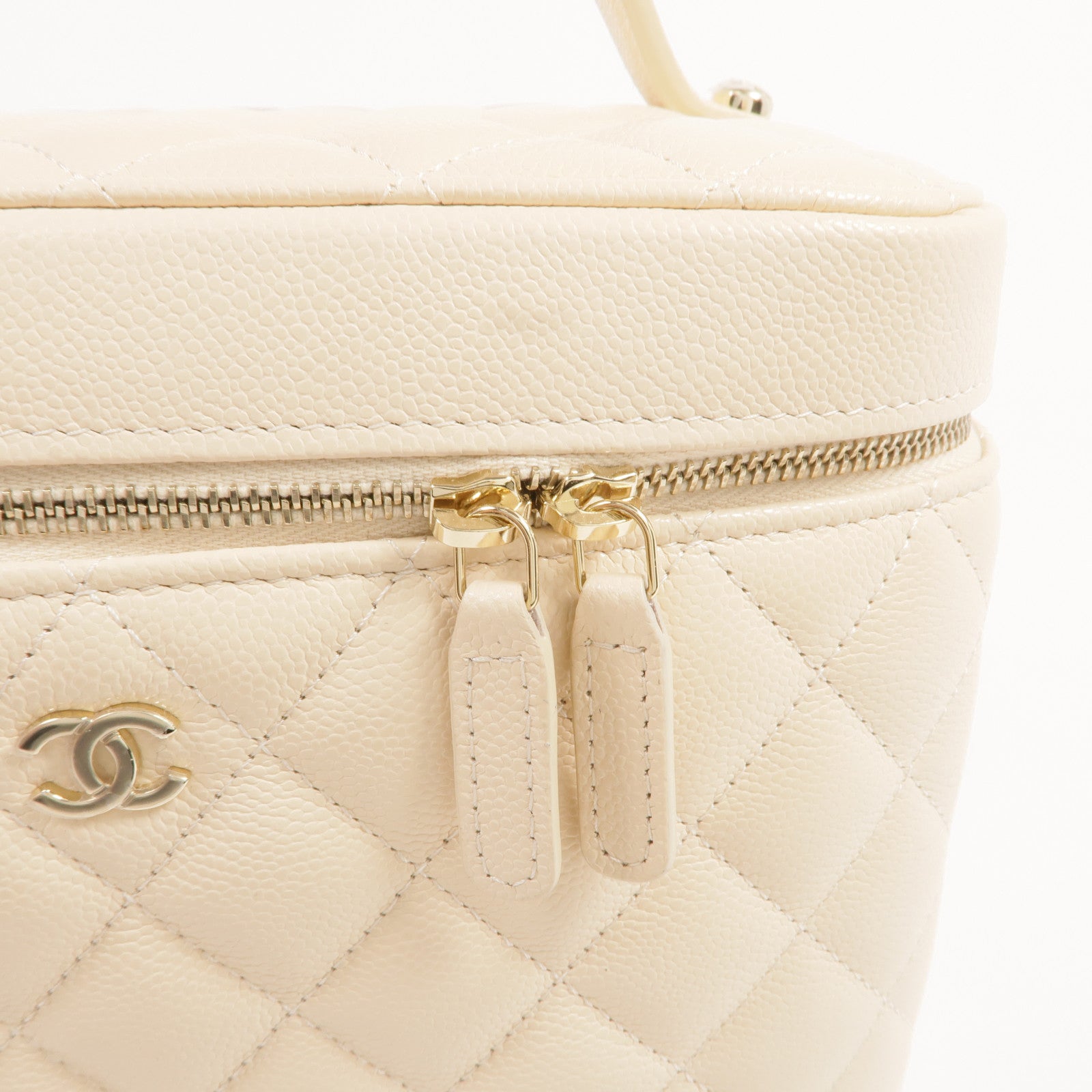 CHANEL 牛皮皮革Vanity Pouch金扣手挽袋/化妝袋