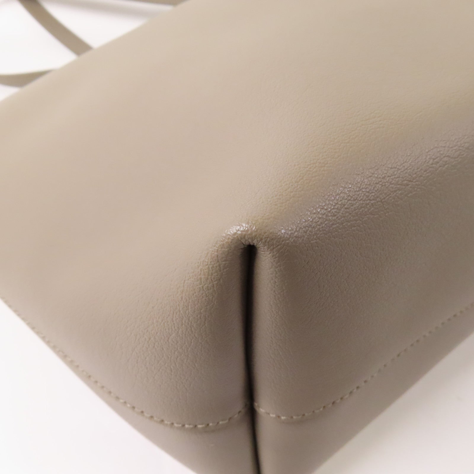 YVES SAINT LAURENT 牛皮皮革Shoulder Bag肩背袋