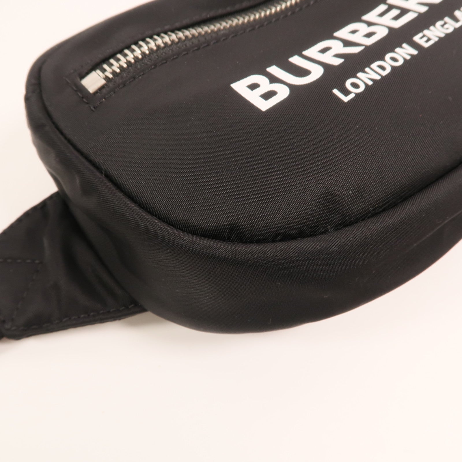 BURBERRY 尼龍Cannon Bag銀扣腰包